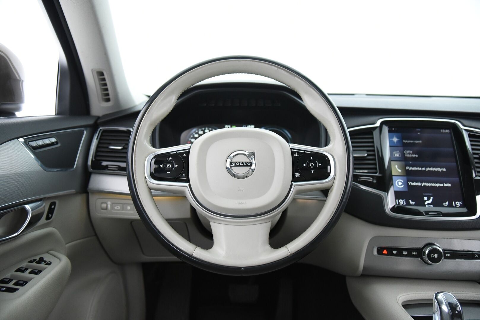 Volvo XC90 2016 T8 Twin Engine AWD Inscription aut - Suomi-Auto / HUD / Adapt.vak / 360-kamera / Muistinahat / VOC / Aktiiviset LED -ajovalot / NAVI
