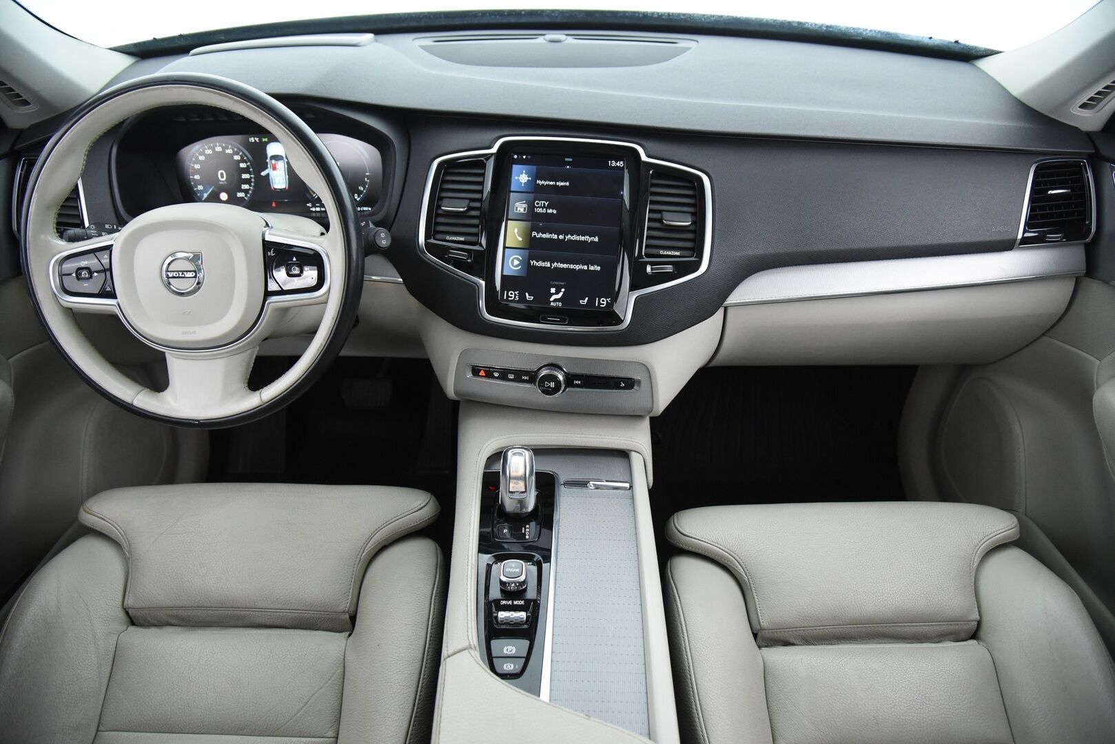 Volvo XC90 2016 T8 Twin Engine AWD Inscription aut - Suomi-Auto / HUD / Adapt.vak / 360-kamera / Muistinahat / VOC / Aktiiviset LED -ajovalot / NAVI