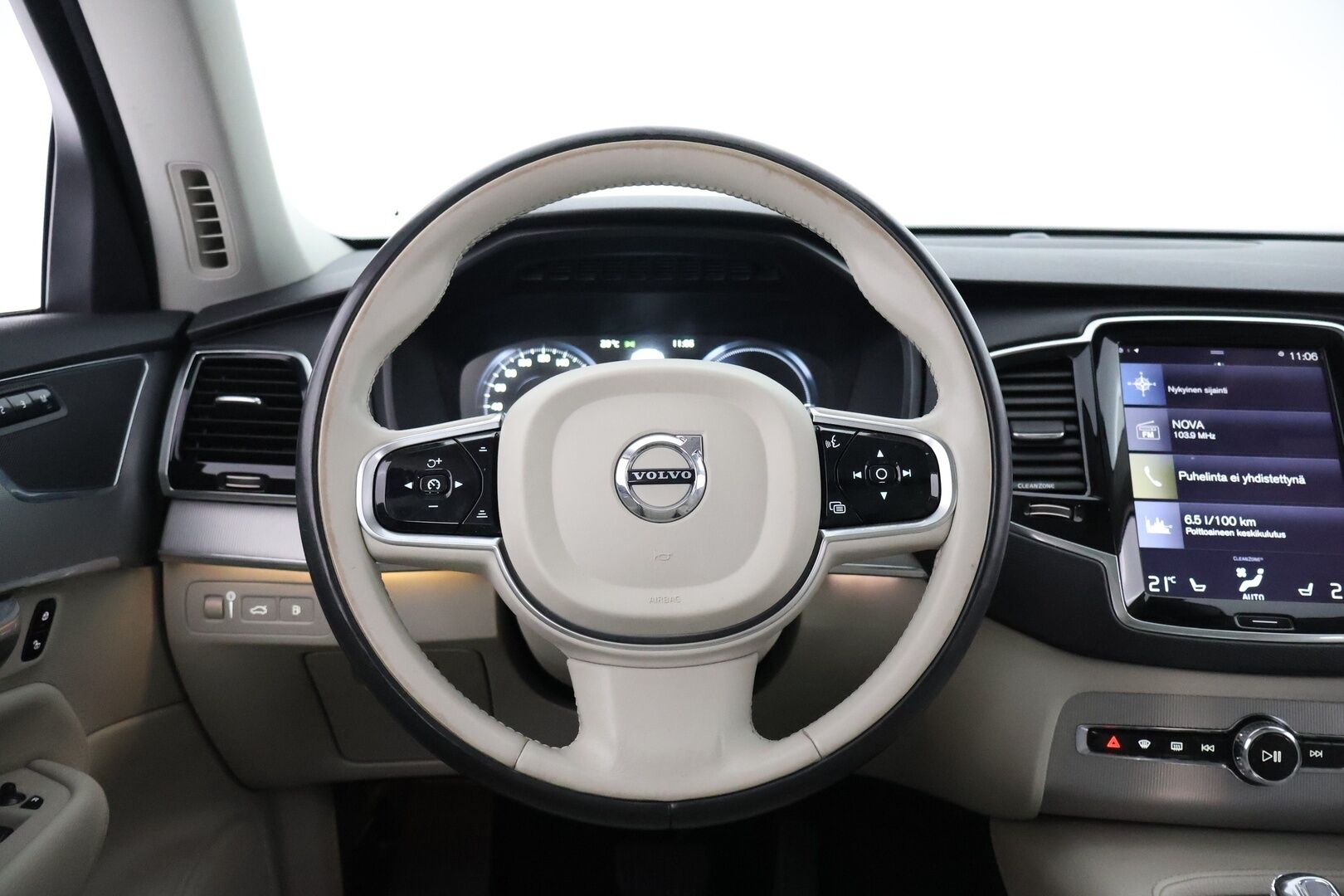 Volvo XC90 2016 T8 Twin Engine AWD Inscription aut - Suomi-Auto / HUD / Adapt.vak / 360-kamera / Muistinahat / VOC / Aktiiviset LED -ajovalot / NAVI