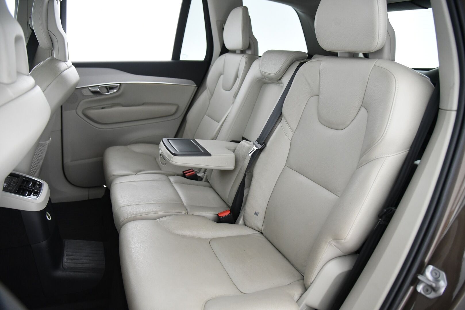 Volvo XC90 2016 T8 Twin Engine AWD Inscription aut - Suomi-Auto / HUD / Adapt.vak / 360-kamera / Muistinahat / VOC / Aktiiviset LED -ajovalot / NAVI