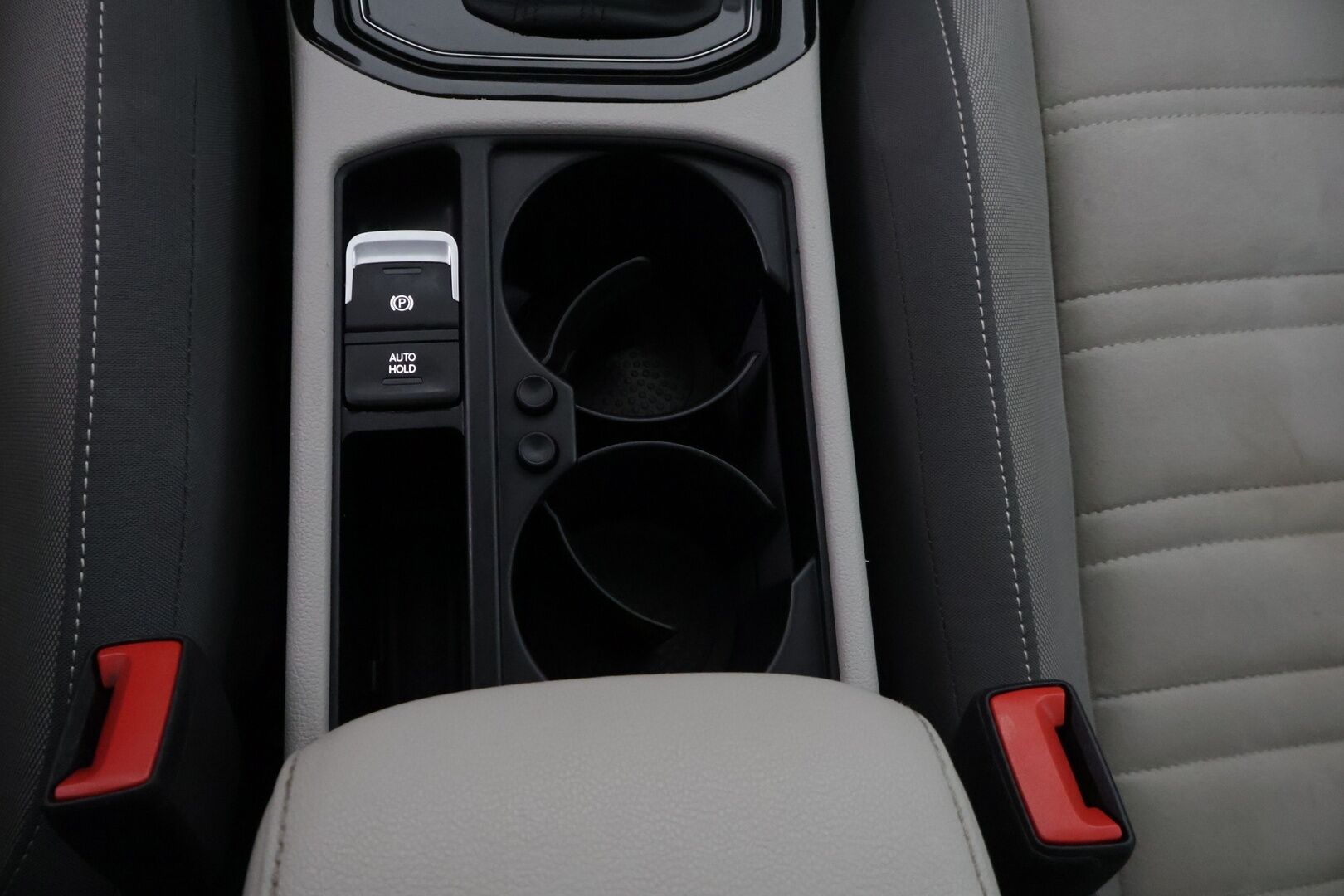 Volkswagen Touran 2016 1.4 TS 110 kW | Webasto | ACC | Panorama | 7-Paikkainen