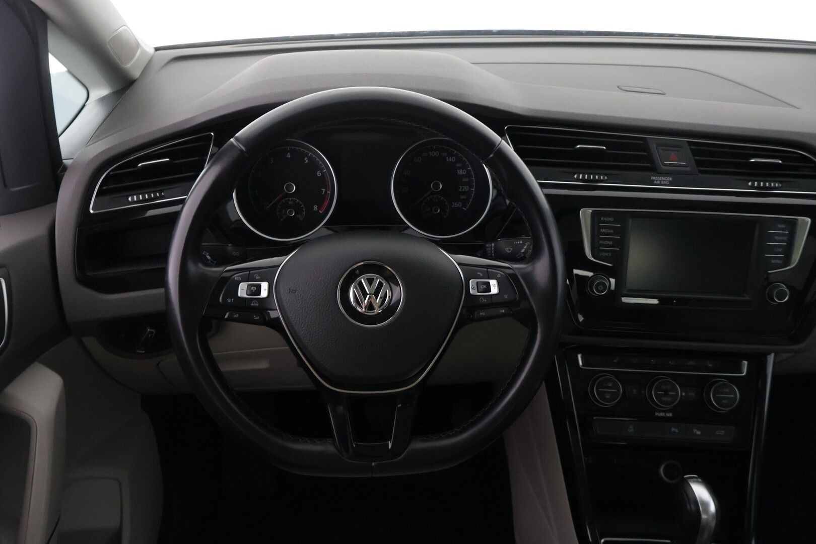 Volkswagen Touran 2016 1.4 TS 110 kW | Webasto | ACC | Panorama | 7-Paikkainen