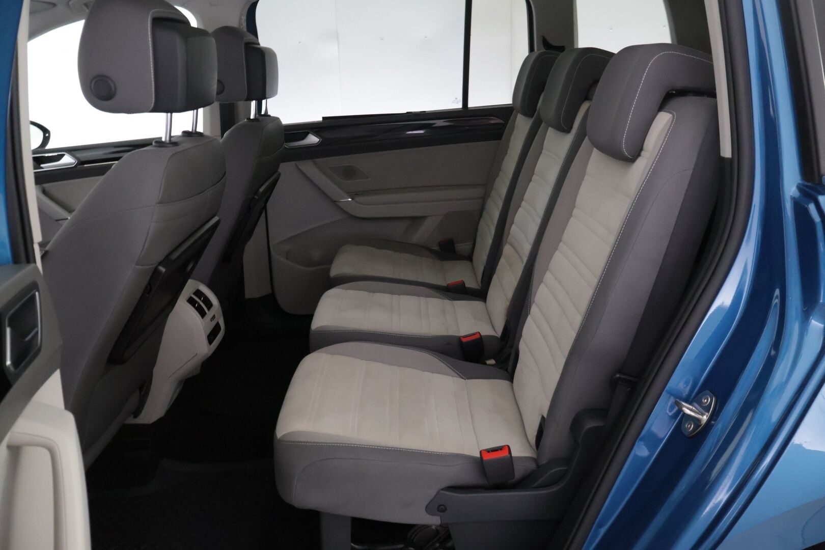 Volkswagen Touran 2016 1.4 TS 110 kW | Webasto | ACC | Panorama | 7-Paikkainen