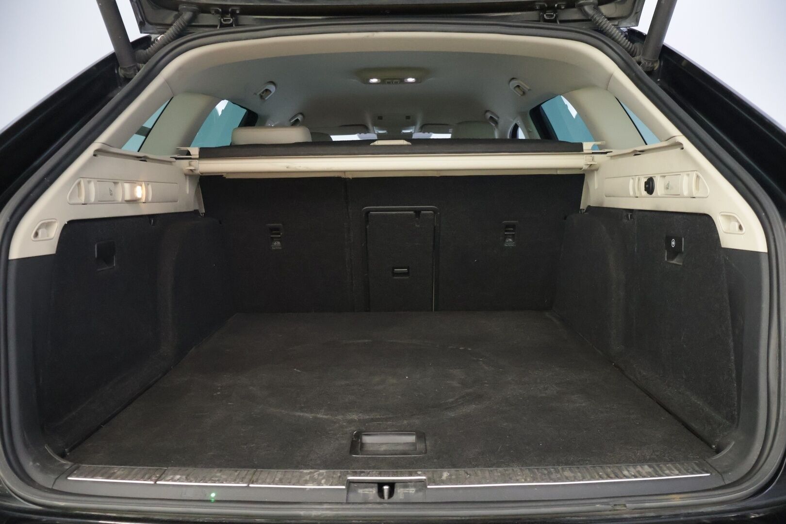 Skoda Superb 2016 Combi 2,0 TDI 190 Style DSG Autom. - | Suomi-auto | ACC | Webasto | Canton | Muistipenkki | Nahka-alcantara | P. Tutkat | Bi-Xenon | Vetokoukku | Keylessgo | 