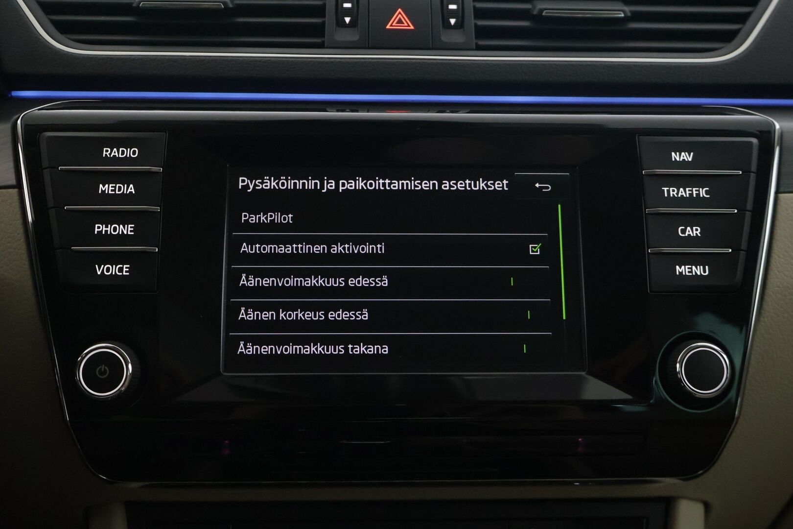 Skoda Superb 2016 Combi 2,0 TDI 190 Style DSG Autom. - | Suomi-auto | ACC | Webasto | Canton | Muistipenkki | Nahka-alcantara | P. Tutkat | Bi-Xenon | Vetokoukku | Keylessgo | 