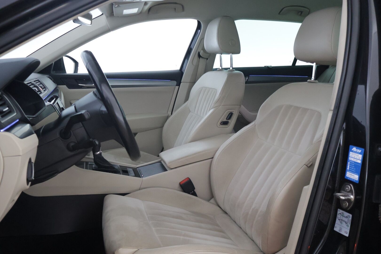 Skoda Superb 2016 Combi 2,0 TDI 190 Style DSG Autom. - | Suomi-auto | ACC | Webasto | Canton | Muistipenkki | Nahka-alcantara | P. Tutkat | Bi-Xenon | Vetokoukku | 2x Renkaat ja Vanteet |