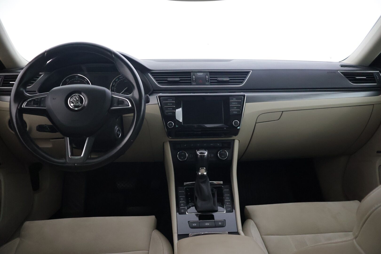 Skoda Superb 2016 Combi 2,0 TDI 190 Style DSG Autom. - | Suomi-auto | ACC | Webasto | Canton | Muistipenkki | Nahka-alcantara | P. Tutkat | Bi-Xenon | Vetokoukku | Keylessgo | 
