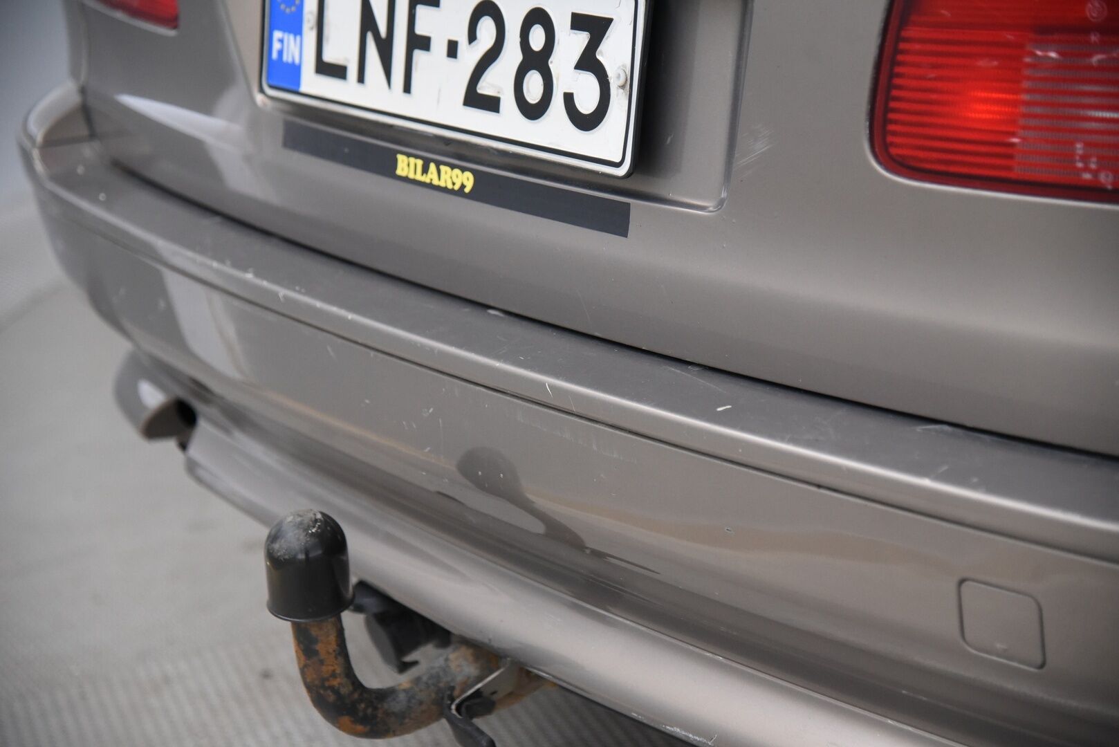 BMW 525 2004 5D 525I TOURING / Sporttinahat / Tarkka huoltokirja / Vetokoukku / 2x Renkaat  - YritysOutlet - Myydään vain yrityksille - 2x Renkaat / Vakkari / Vetokoukku / Suomi-auto