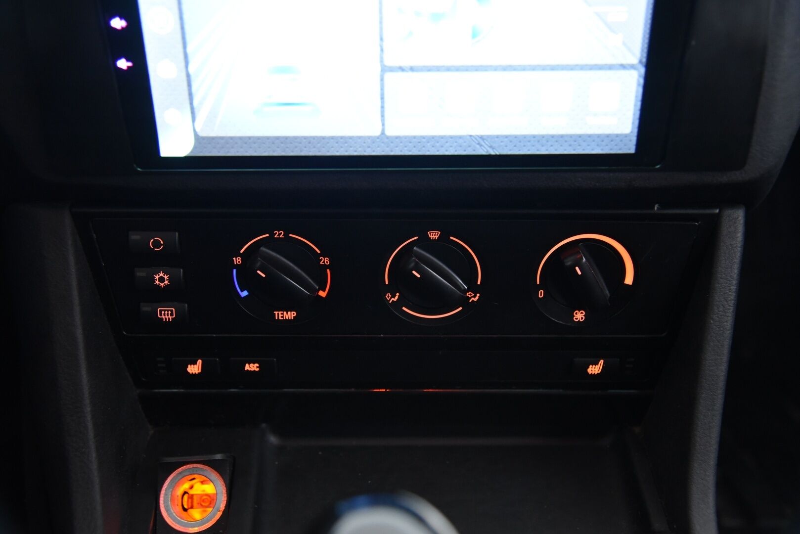 BMW 525 2004 5D 525I TOURING / Sporttinahat / Tarkka huoltokirja / Vetokoukku / 2x Renkaat  - YritysOutlet - Myydään vain yrityksille - 2x Renkaat / Vakkari / Vetokoukku / Suomi-auto