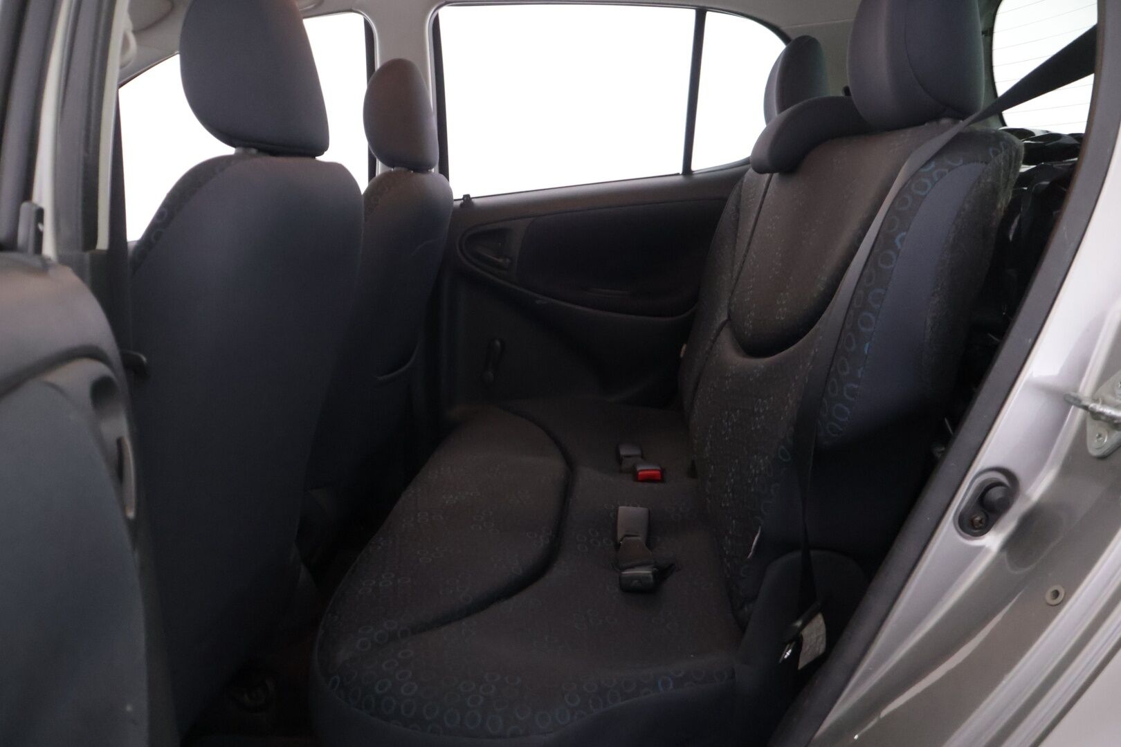 Toyota Yaris 2004 4D YARIS HATCHBACK 1.3 *Myydään Huutokaupat.com*