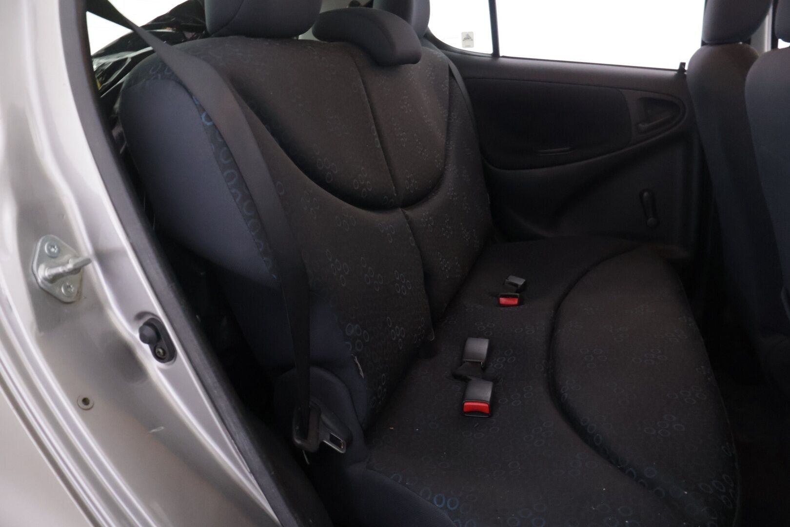 Toyota Yaris 2004 4D YARIS HATCHBACK 1.3 *Myydään Huutokaupat.com*