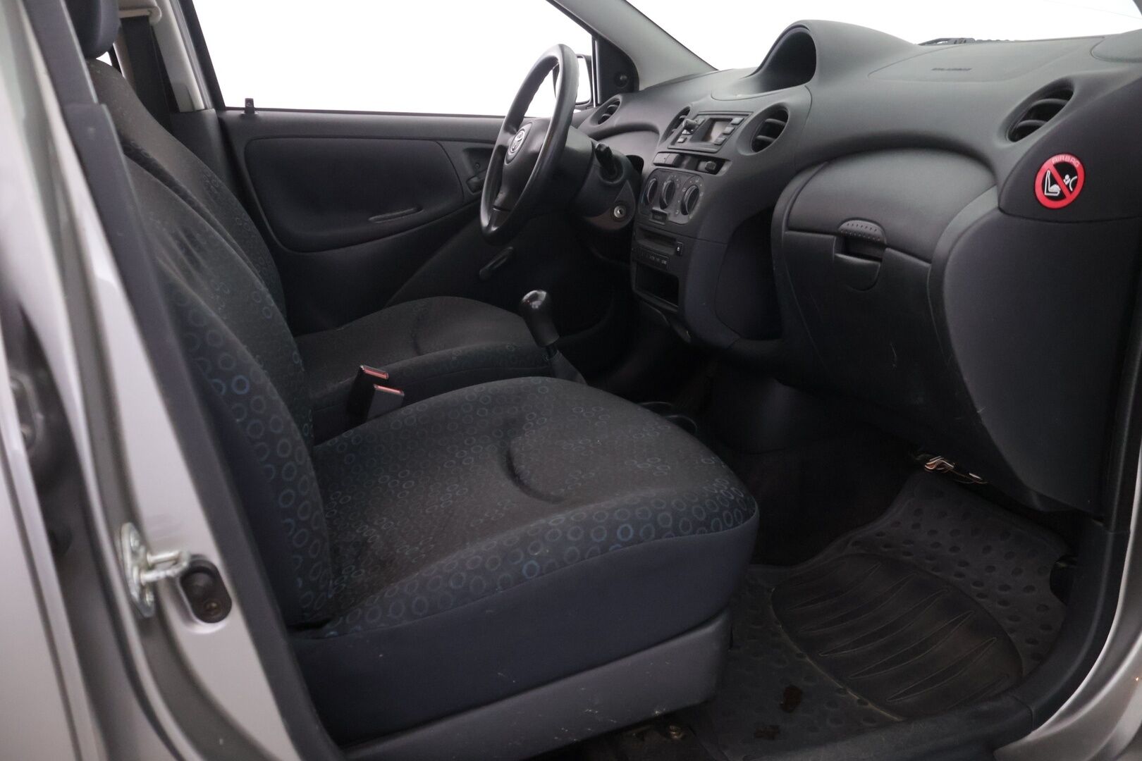 Toyota Yaris 2004 4D YARIS HATCHBACK 1.3 *Myydään Huutokaupat.com*