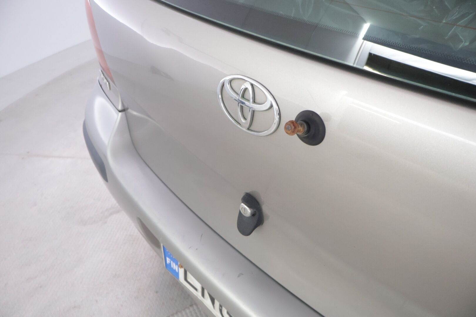 Toyota Yaris 2004 4D YARIS HATCHBACK 1.3 *Myydään Huutokaupat.com*