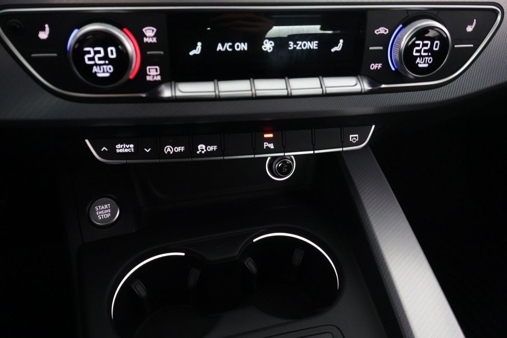 Audi A4 2016 Sedan Business Sport 1,4 TFSI 110 kW S tronic *Webasto / Digimittaristo / Led / Koukku / NMI Plus Navi* - Suomi-auto / Kahdet vanteet / Huollettu 1/26