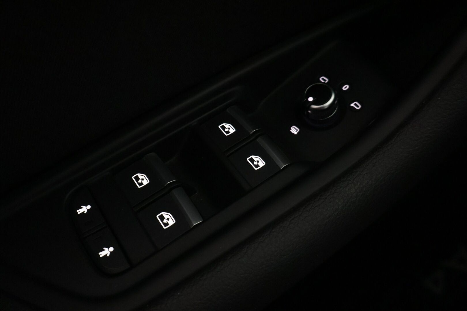 Audi A4 2016 Sedan Business Sport 1,4 TFSI 110 kW S tronic *Webasto / Digimittaristo / Led / Koukku / NMI Plus Navi* - Suomi-auto / Kahdet vanteet / Huollettu 1/26 - HULLUT AVAJAISHULINAT KORKOTARJOUS 3,29 %