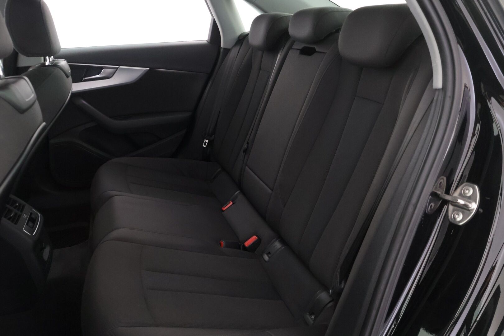 Audi A4 2016 Sedan Business Sport 1,4 TFSI 110 kW S tronic - | Suomi-auto | Webasto | Digimittaristo | Led | Koukku | NMI Plus Navi |