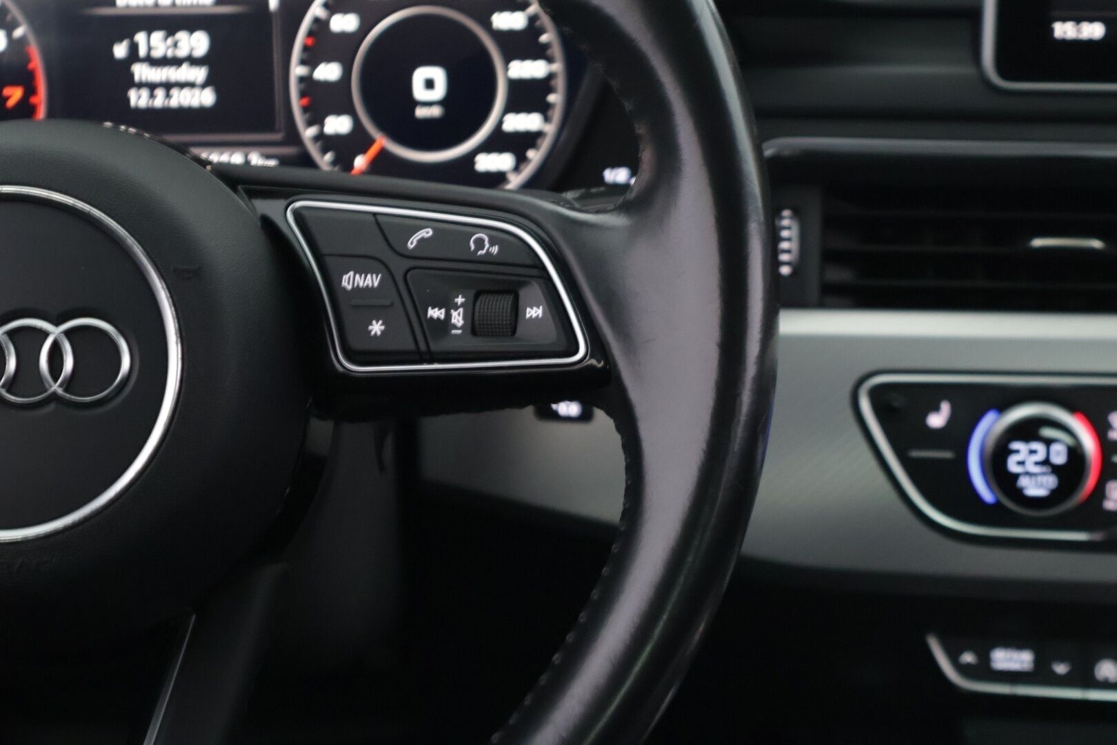 Audi A4 2016 Sedan Business Sport 1,4 TFSI 110 kW S tronic - | Suomi-auto | Webasto | Digimittaristo | Led | Koukku | NMI Plus Navi |
