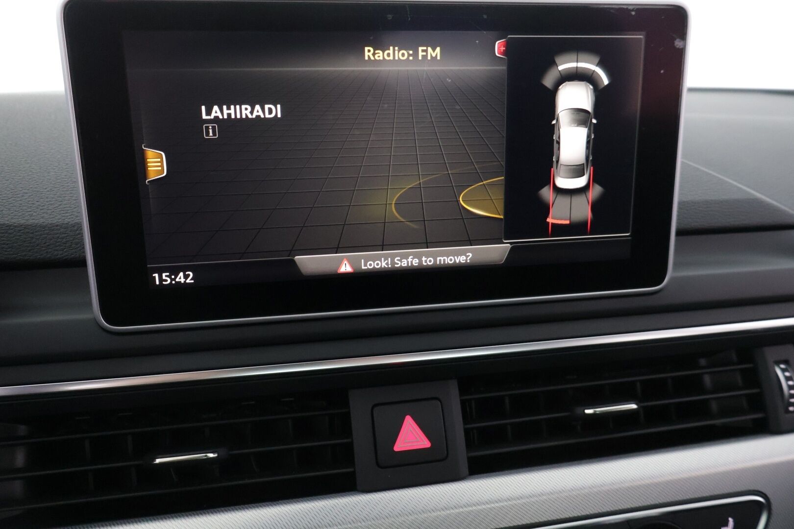 Audi A4 2016 Sedan Business Sport 1,4 TFSI 110 kW S tronic *Webasto / Digimittaristo / Led / Koukku / NMI Plus Navi* - Suomi-auto / Kahdet vanteet / Huollettu 1/26