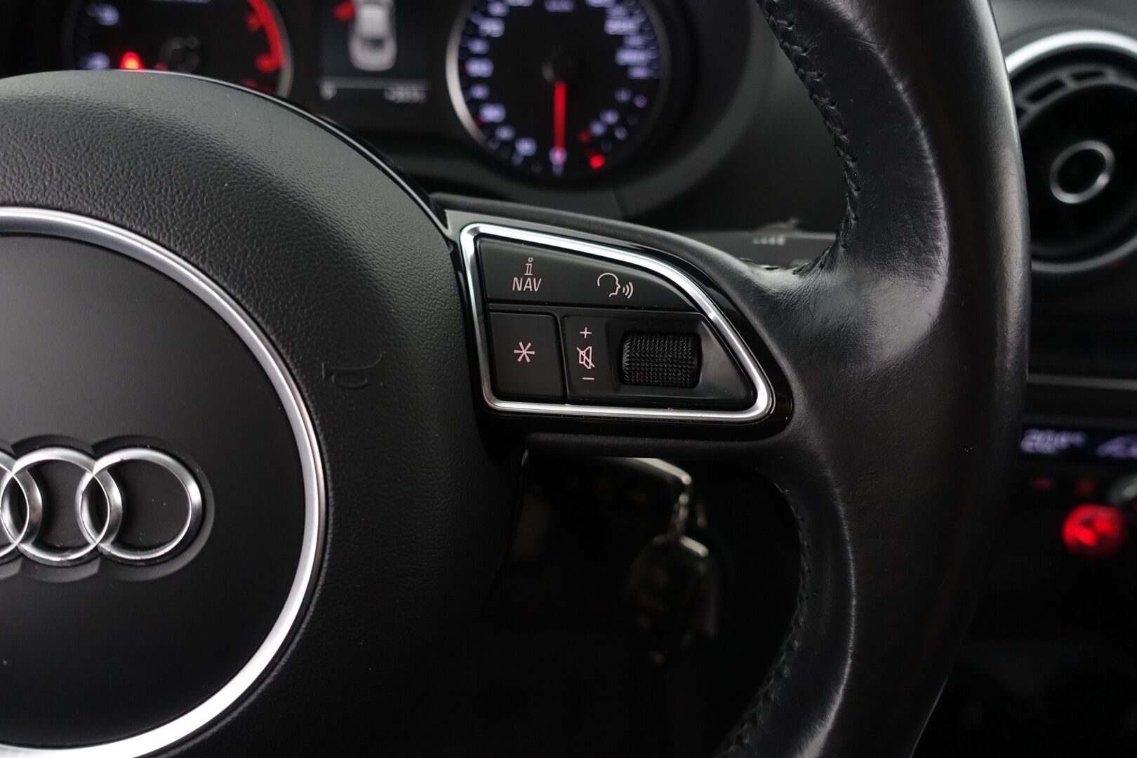 Audi A3 2016 Sedan Business Sport 1,4 TFSI 92 kW S tronic -  | Juuri Huollettu! | Suomi-auto | Lohko | Tutkat | Vakkari | Xenon | Bluetooth | 2X Renkaat & Aluvanteet |
