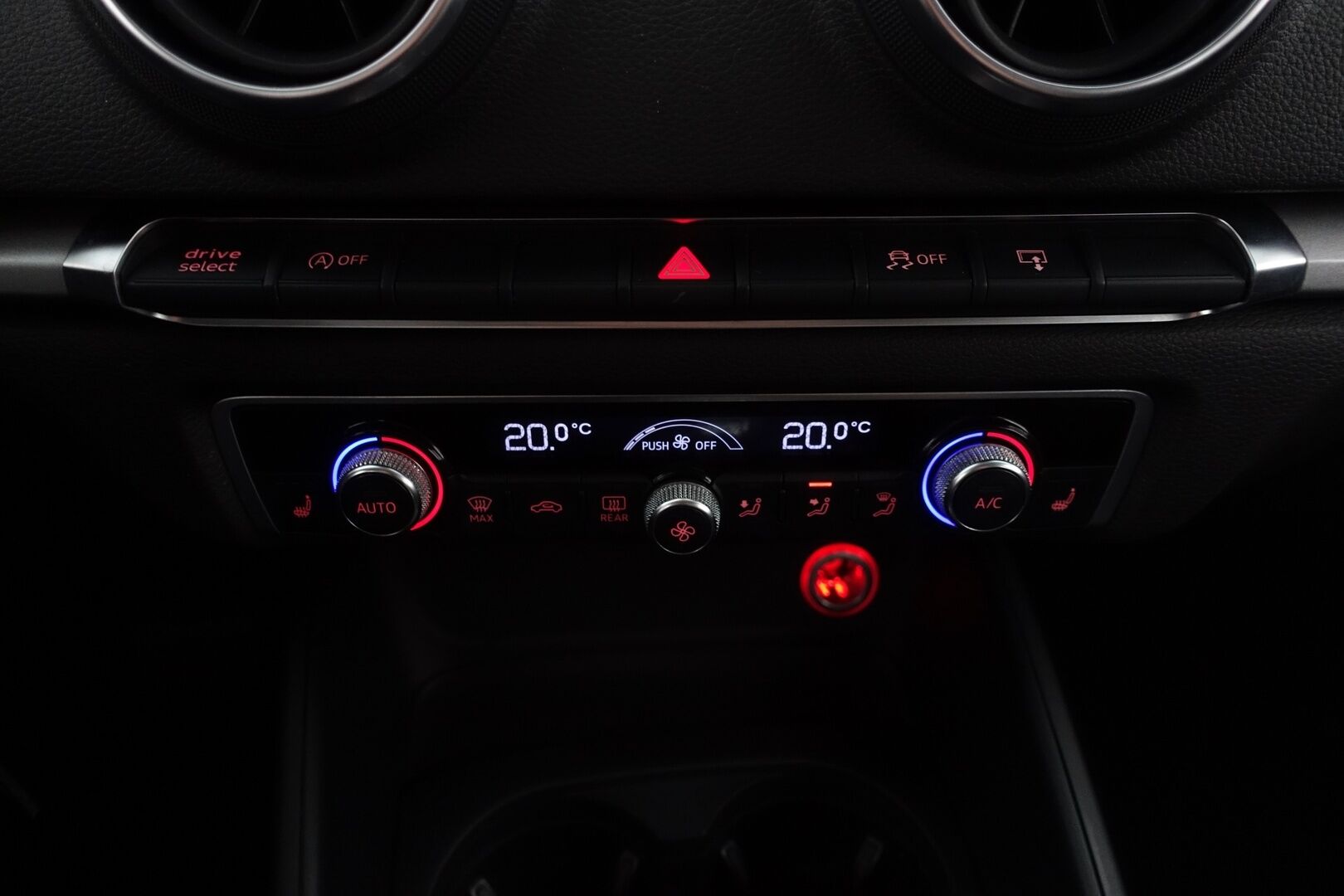 Audi A3 2016 Sedan Business Sport 1,4 TFSI 92 kW S tronic -  | Juuri Huollettu! | Suomi-auto | Lohko | Tutkat | Vakkari | Xenon | Bluetooth | 2X Renkaat & Aluvanteet |