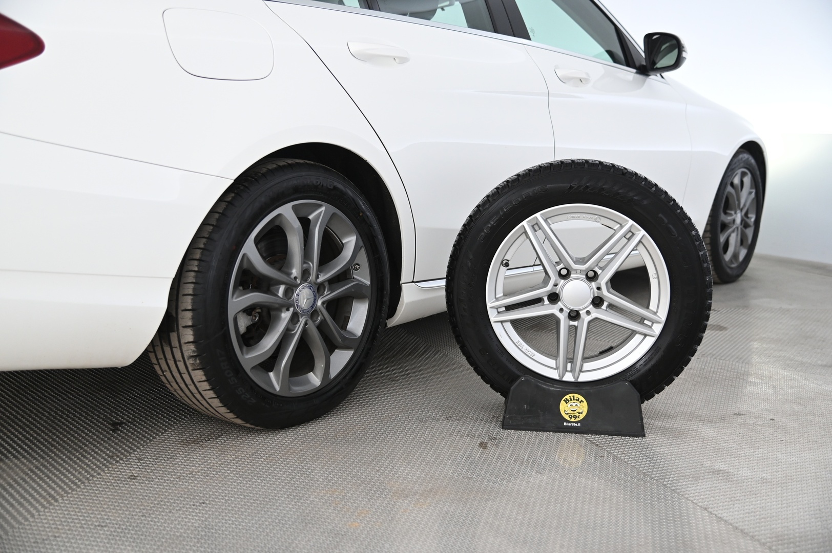 Mercedes-Benz C 2016 180 d T A Premium Business *Koukku / Suomi-auto / Lohko / Sporttipenkit* - *Garmin map pilot / 2x Renkaat & Vanteet!* - HULLUT AVAJAISHULINAT KORKOTARJOUS 3,29 %