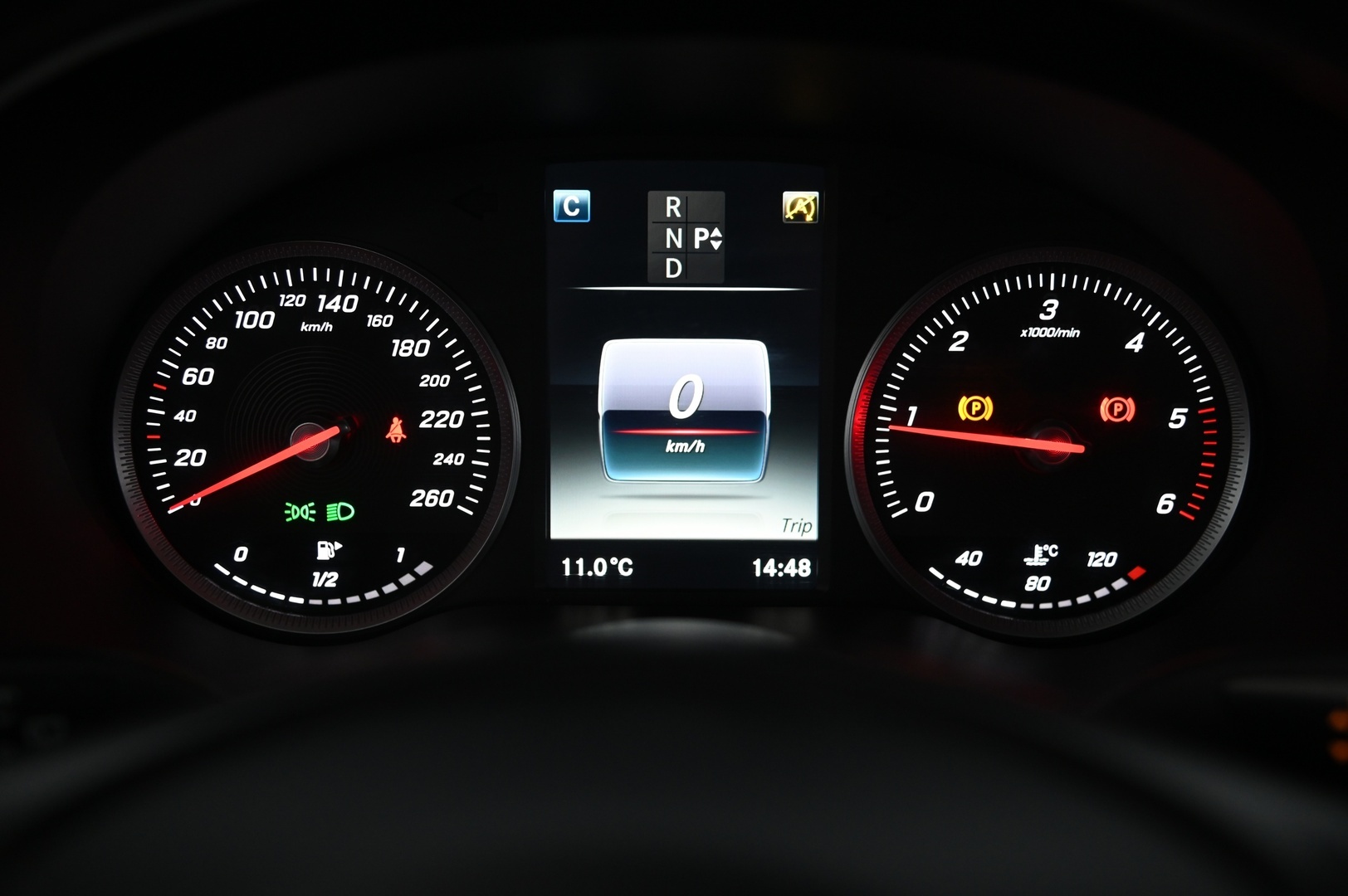 Mercedes-Benz C 2016 180 d T A Premium Business *Koukku / Suomi-auto / Lohko / Sporttipenkit* - *Garmin map pilot / 2x Renkaat & Vanteet!* - HULLUT AVAJAISHULINAT KORKOTARJOUS 3,29 %