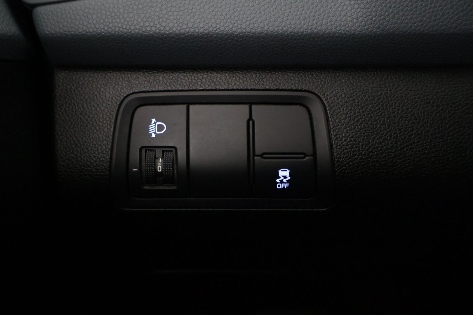 Hyundai i20 5d 2016 1,2 5MT ISG Classic **1-Omisteinen / Suomi-Auto / Lohko + sisälämmitin / Juuri katsastettu** - Kahdet hyvät renkaat ja kattava huoltohistoria! 