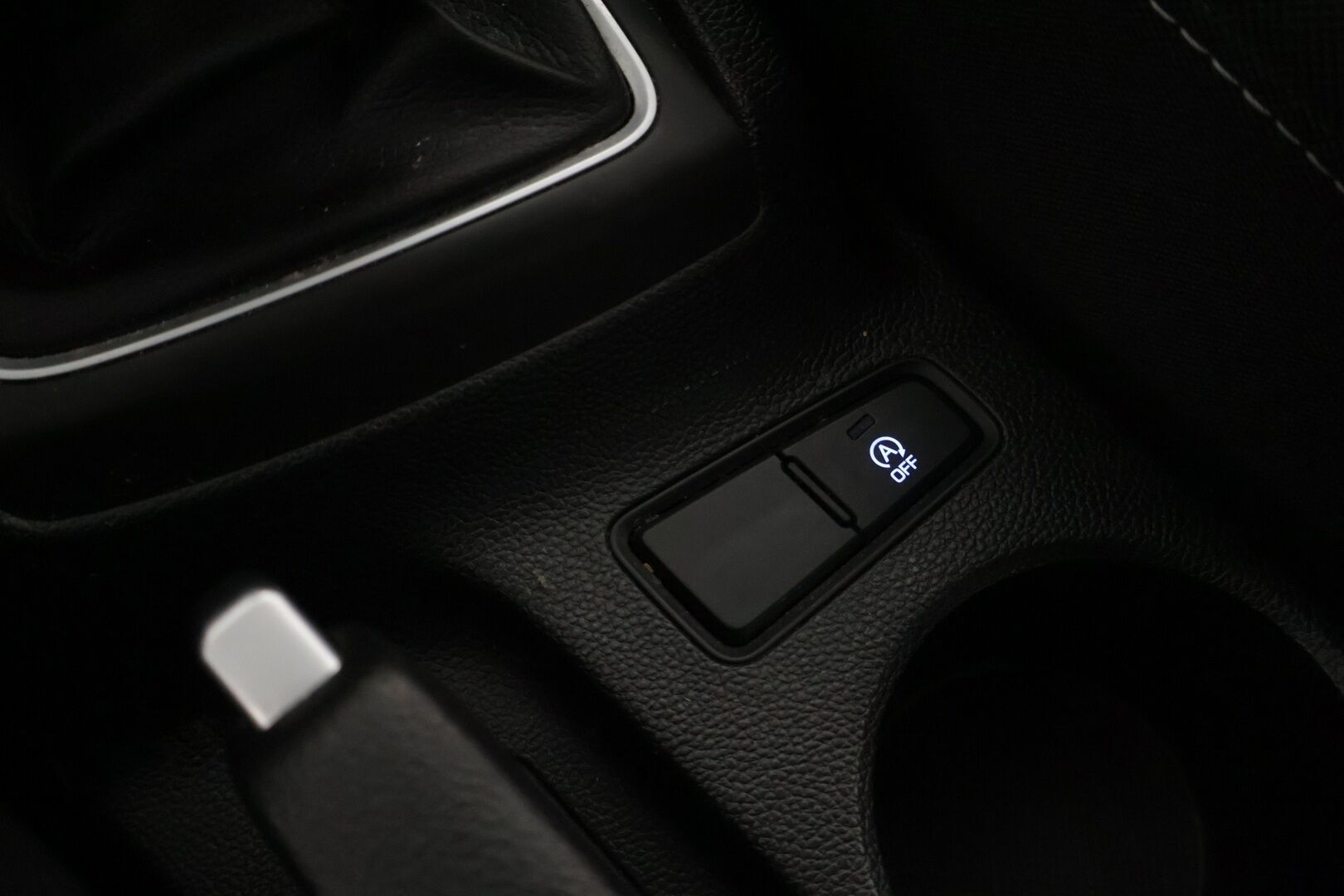 Hyundai i20 5d 2016 1,2 5MT ISG Classic **1-Omisteinen / Suomi-Auto / Lohko + sisälämmitin / Juuri katsastettu** - Kahdet hyvät renkaat ja kattava huoltohistoria! 