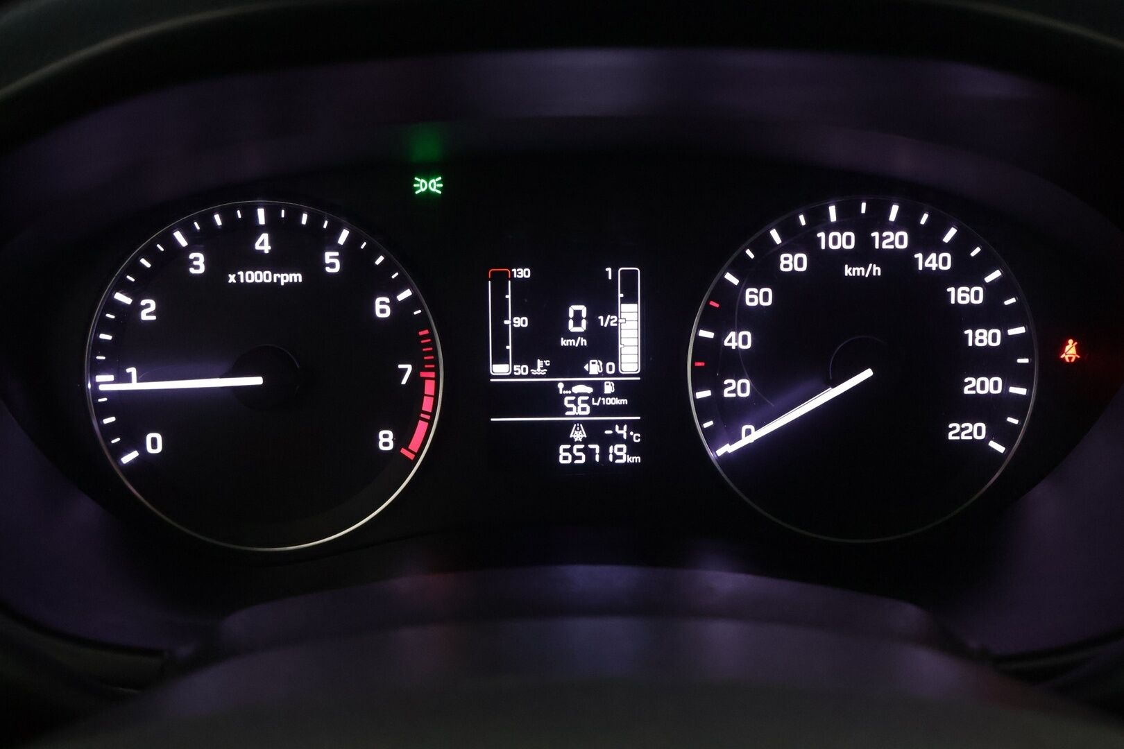 Hyundai i20 5d 2016 1,2 5MT ISG Classic **1-Omisteinen / Suomi-Auto / Lohko + sisälämmitin / Juuri katsastettu** - Kahdet hyvät renkaat ja kattava huoltohistoria! 