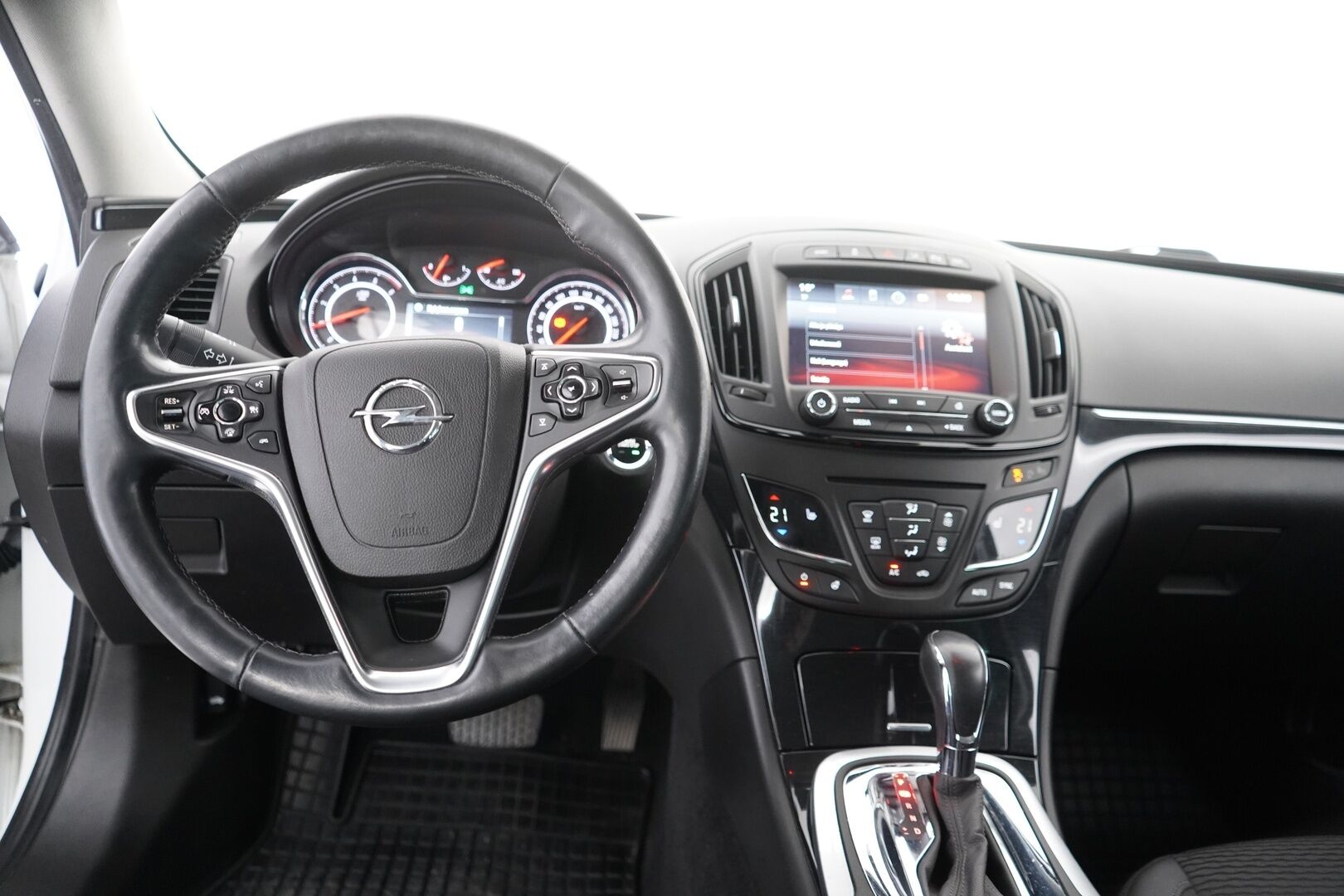 Opel Insignia 2016 2.0 CDTI 4x4 125kW AT6 Country Tourer * ACC / Kamera / Webasto / Muistipenkki / Kaistavahti * - Suomi-auto / Viimeisin huolto 201tkm / Katsastettu 05/2025