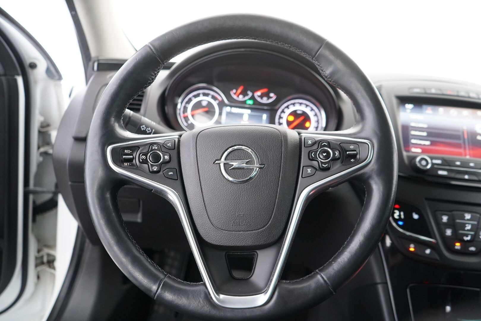 Opel Insignia 2016 2.0 CDTI 4x4 125kW AT6 Country Tourer * ACC / Kamera / Webasto / Muistipenkki / Kaistavahti * - Suomi-auto / Viimeisin huolto 201tkm / Katsastettu 05/2025
