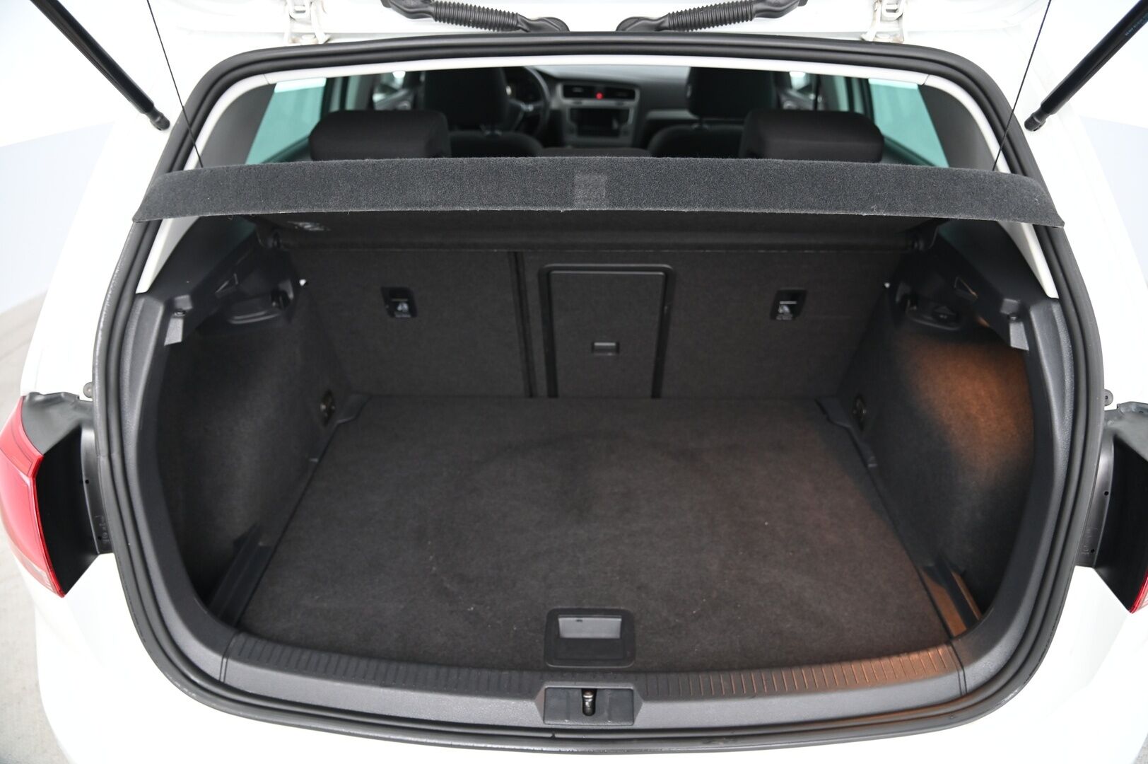 Volkswagen Golf 2016 Comfortline 1,6 TDI 81 kW (110 hv) 4MOTION Winter Edition *Webasto/  Kessy/  Vakkari/  Led/  Tutkat* - 2.om / Hihna vaihdettu 2024 / Suomiauto