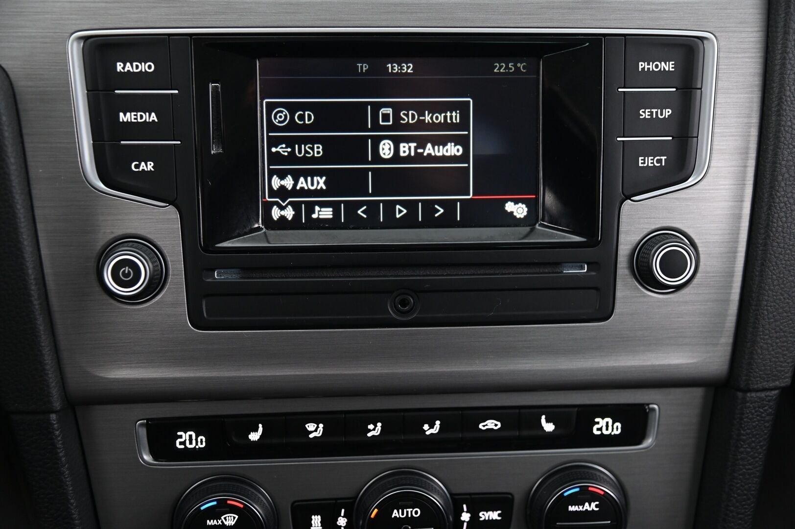 Volkswagen Golf 2016 Comfortline 1,6 TDI 81 kW (110 hv) 4MOTION Winter Edition *Webasto/  Kessy/  Vakkari/  Led/  Tutkat* - 2.om / Hihna vaihdettu 2024 / Suomiauto