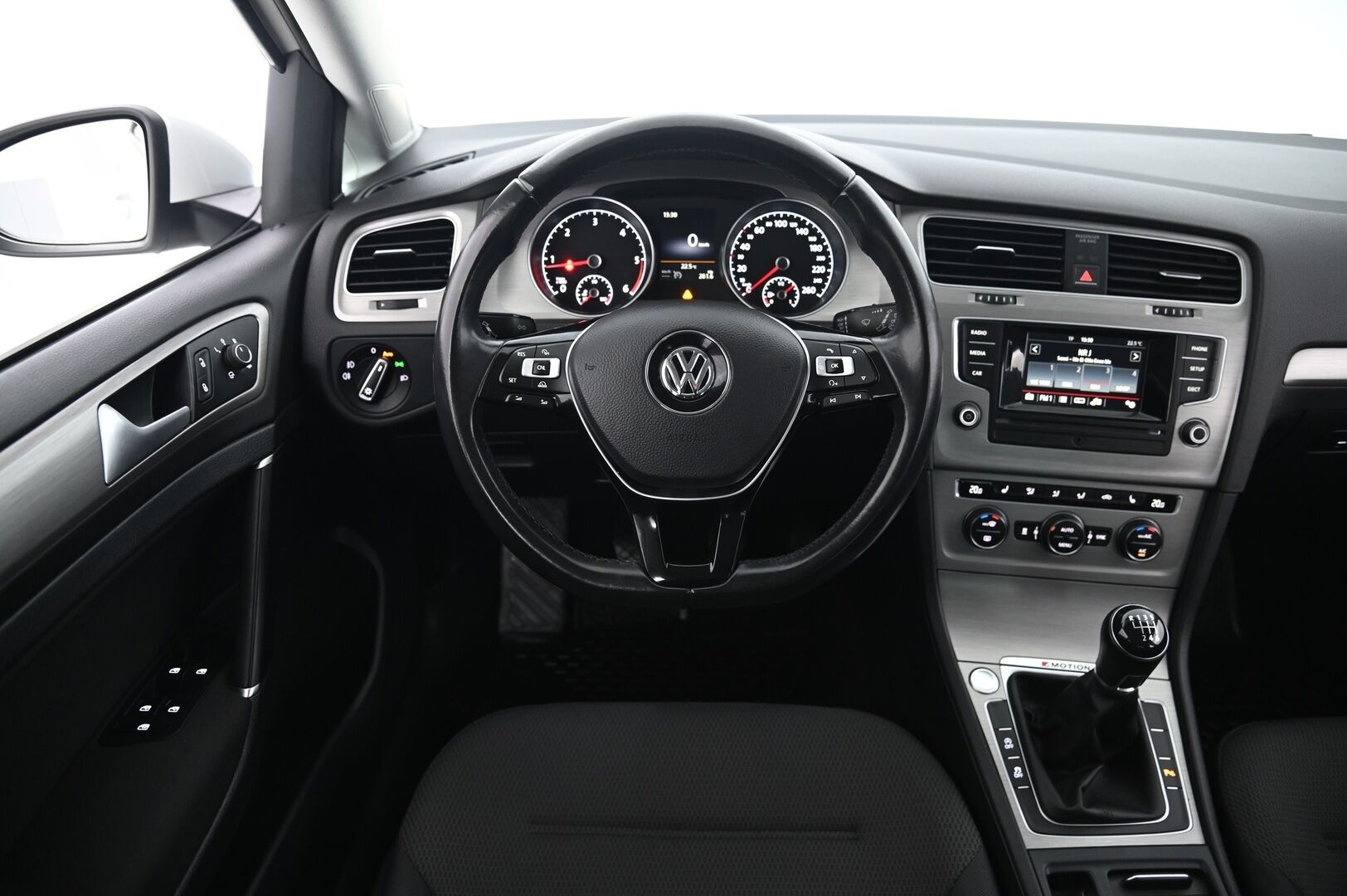 Volkswagen Golf 2016 Comfortline 1,6 TDI 81 kW (110 hv) 4MOTION Winter Edition *Webasto/  Kessy/  Vakkari/  Led/  Tutkat* - 2.om / Hihna vaihdettu 2024 / Suomiauto