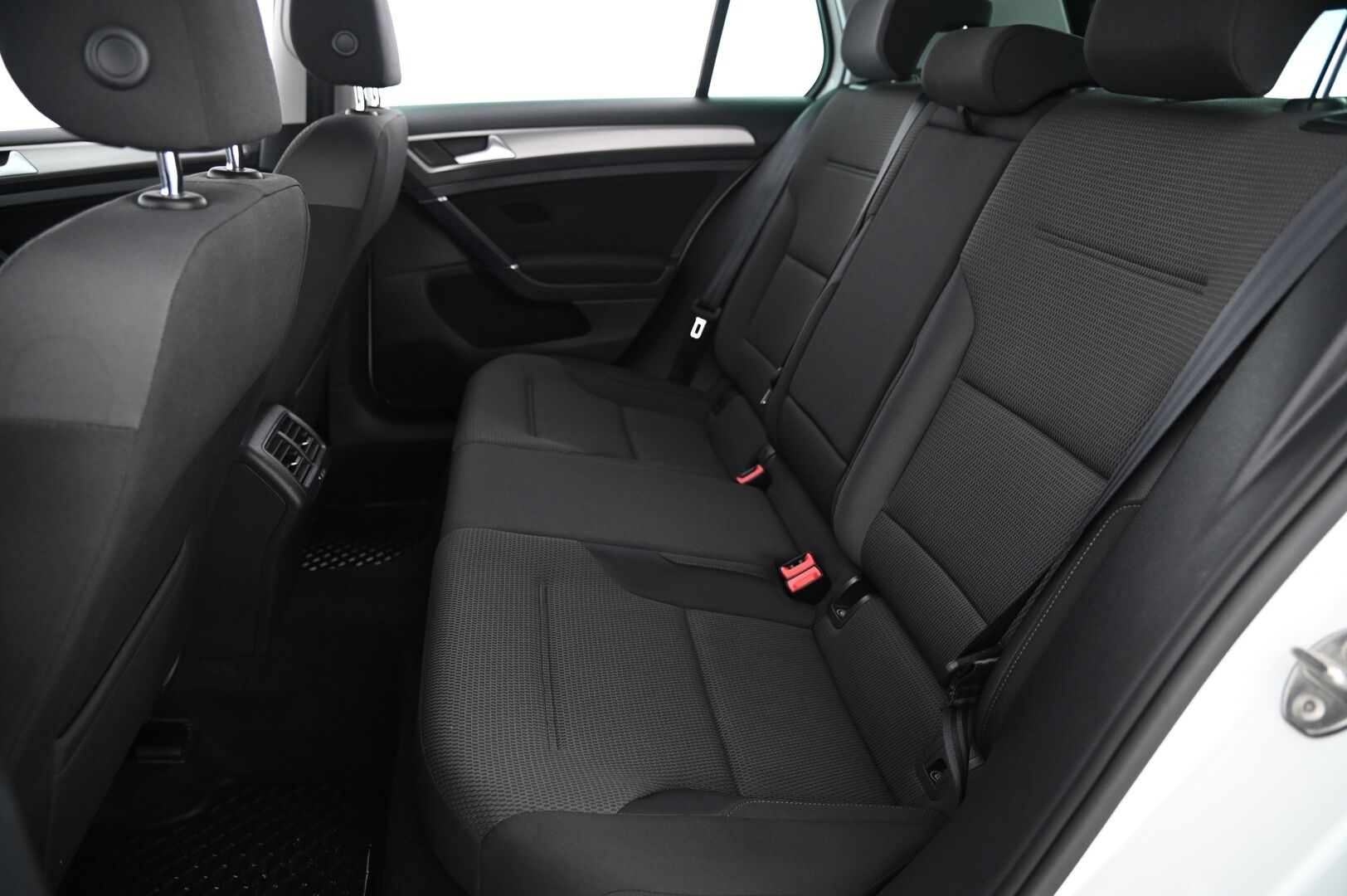 Volkswagen Golf 2016 Comfortline 1,6 TDI 81 kW (110 hv) 4MOTION Winter Edition *Webasto/  Kessy/  Vakkari/  Led/  Tutkat* - 2.om / Hihna vaihdettu 2024 / Suomiauto