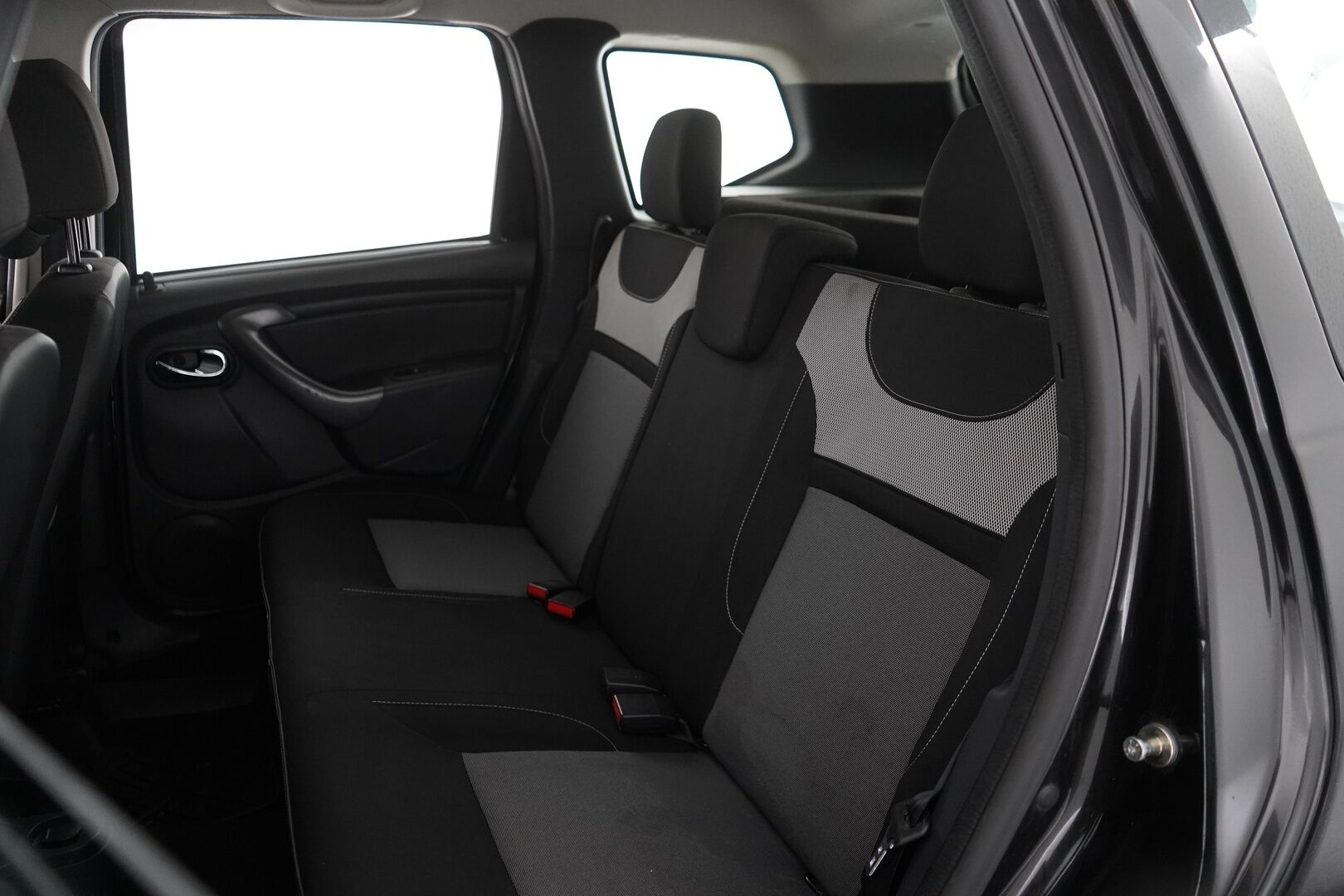 Dacia Duster 2016 dCi 110 S&S 4x4 Laureate - Vakkari / Koukku / Lohko / Ilmastointi