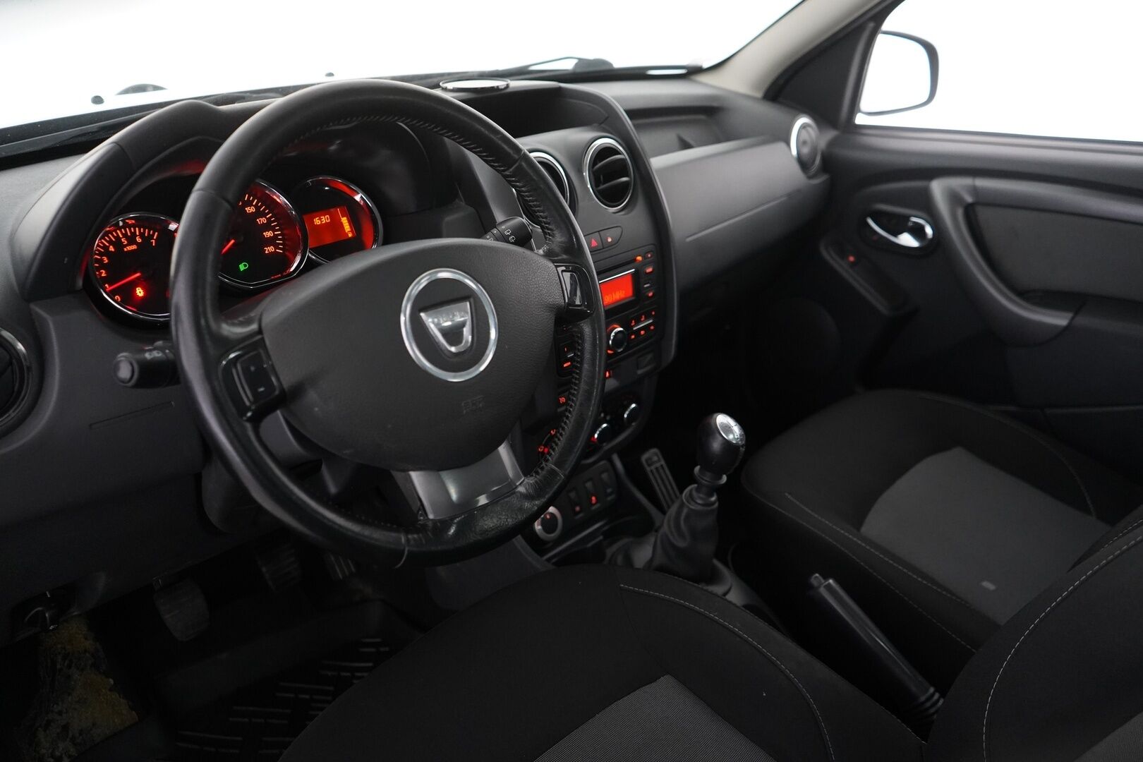 Dacia Duster 2016 dCi 110 S&S 4x4 Laureate - Vakkari / Koukku / Lohko / Ilmastointi