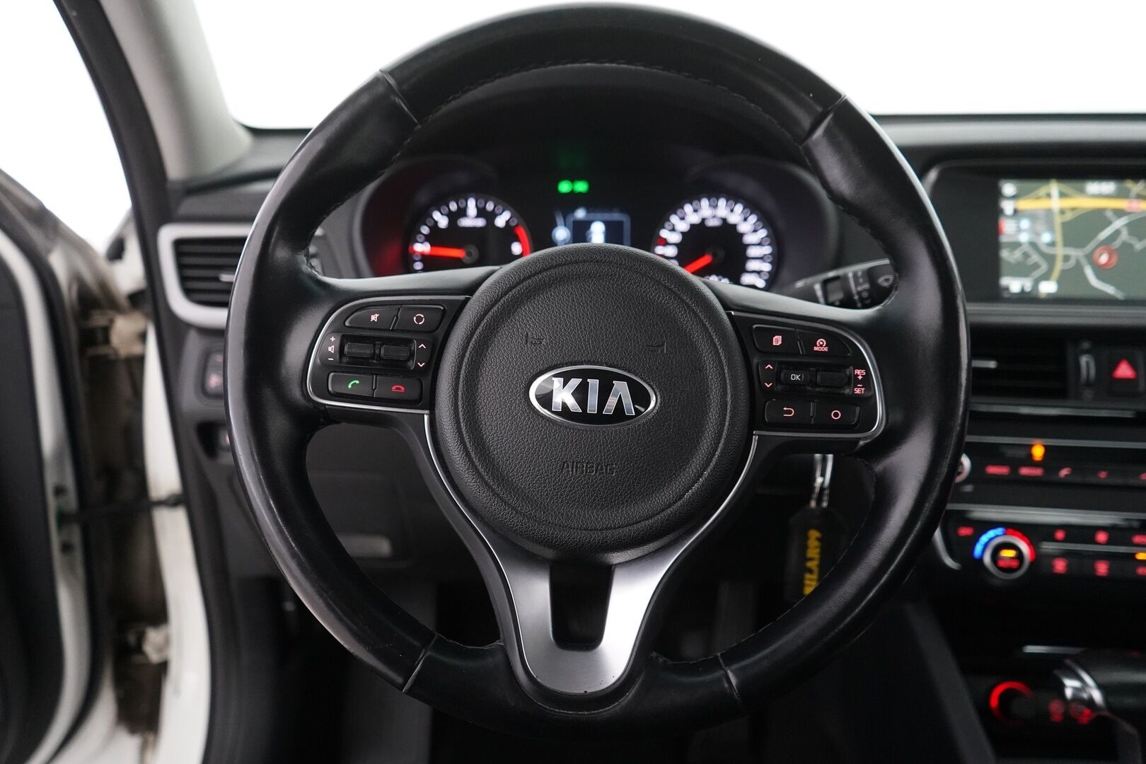 Kia Optima 2016 1,7 CRDi ISG LX DCT A/T - Suomi-auto | Kahdet renkaat Kia-aluvantein | Vetokoukku | Lohko+sisätilanlämmitin | Vakkari | Kamera | Ratinlämmitin | Navi | 
