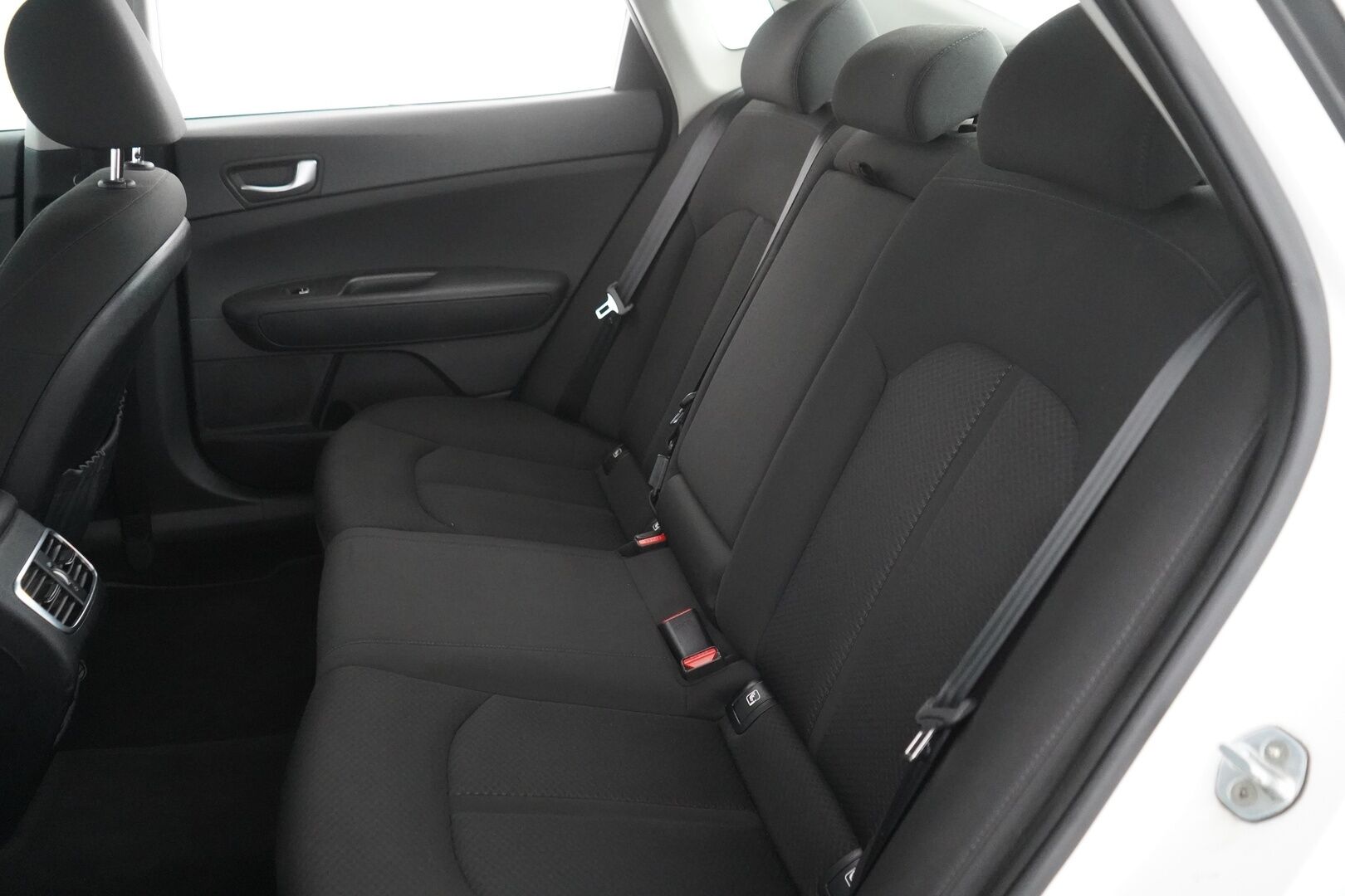 Kia Optima 2016 1,7 CRDi ISG LX DCT A/T - Suomi-auto | Kahdet renkaat Kia-aluvantein | Vetokoukku | Lohko+sisätilanlämmitin | Vakkari | Kamera | Ratinlämmitin | Navi | 