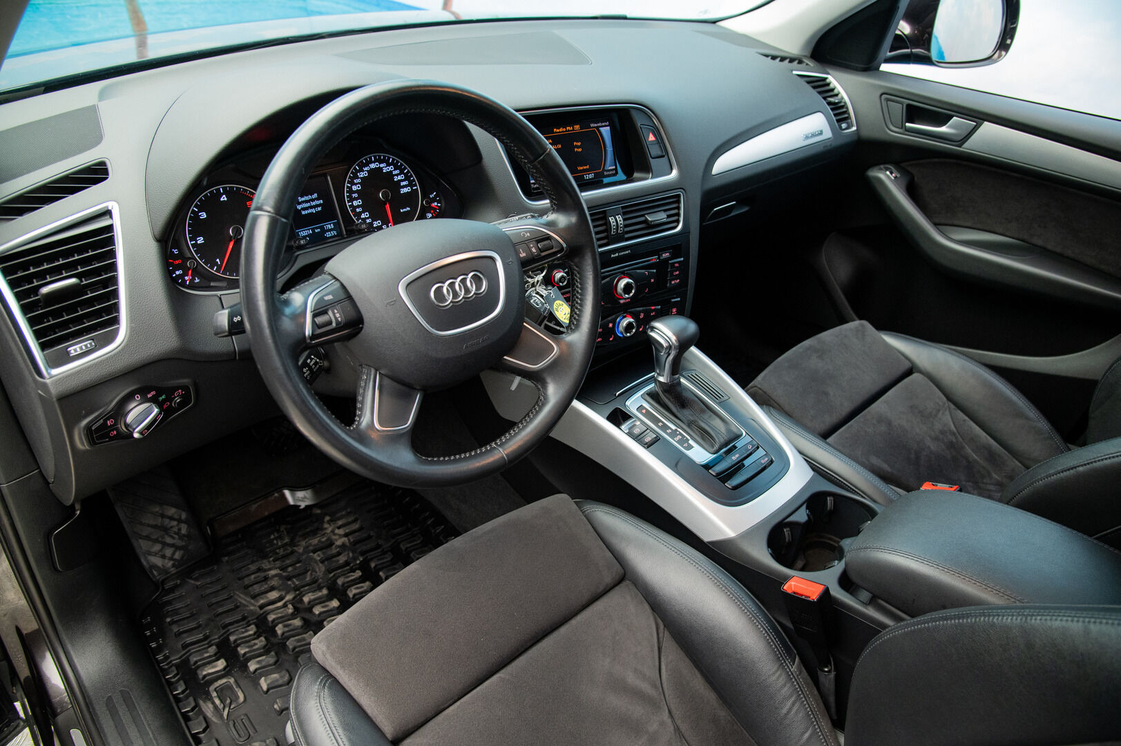 Audi Q5 2016 Offroad Land of quattro Edition 2,0 TDI 140 kW quattro S tronic - Webasto | Sporttipenkit | Koukku | Sähkötoiminen takaluukku | Xenon | Suomi-auto