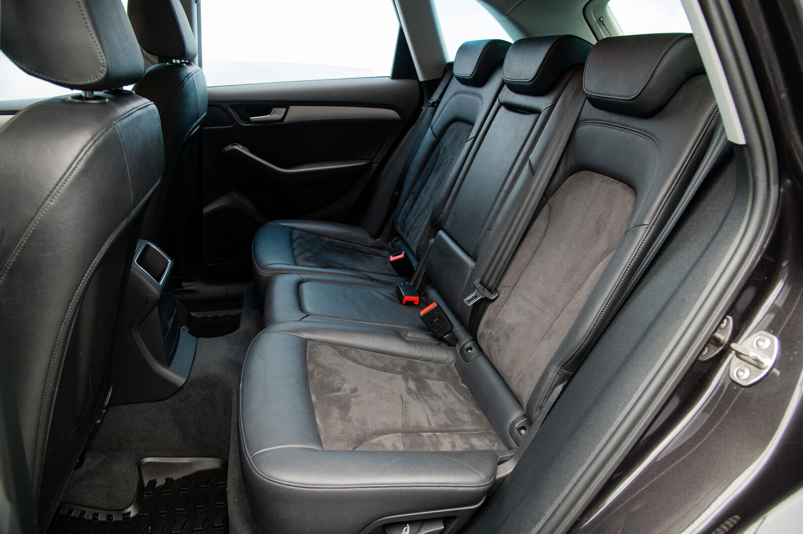 Audi Q5 2016 Offroad Land of quattro Edition 2,0 TDI 140 kW quattro S tronic - Webasto | Sporttipenkit | Koukku | Sähkötoiminen takaluukku | Xenon | Suomi-auto