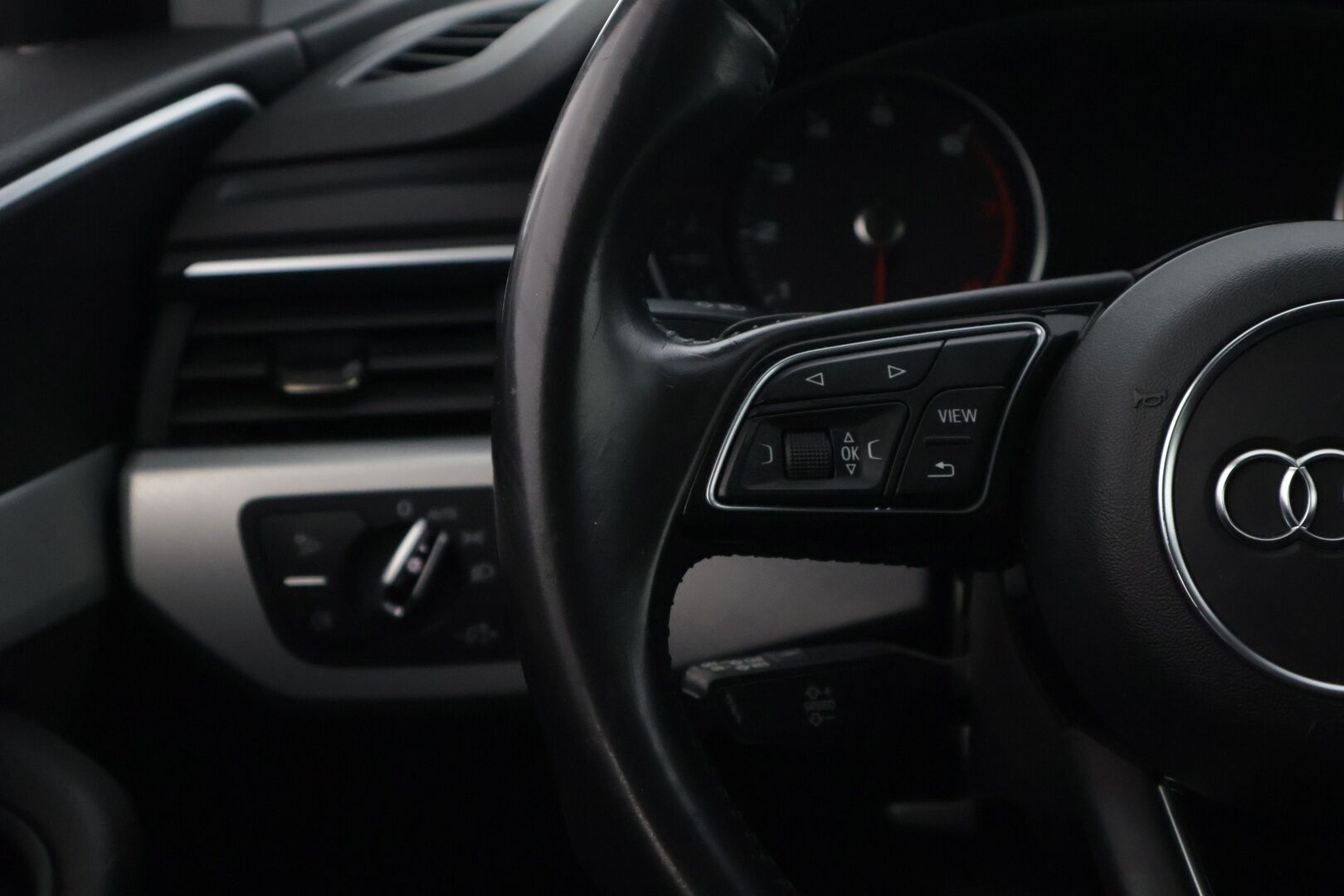 Audi A4 2016 Sedan Business Sport 2,0 TFSI 140 kW S tronic * / S-line / Juuri saapunut! / * - Näyttävä S-line tulossa myyntiin! 