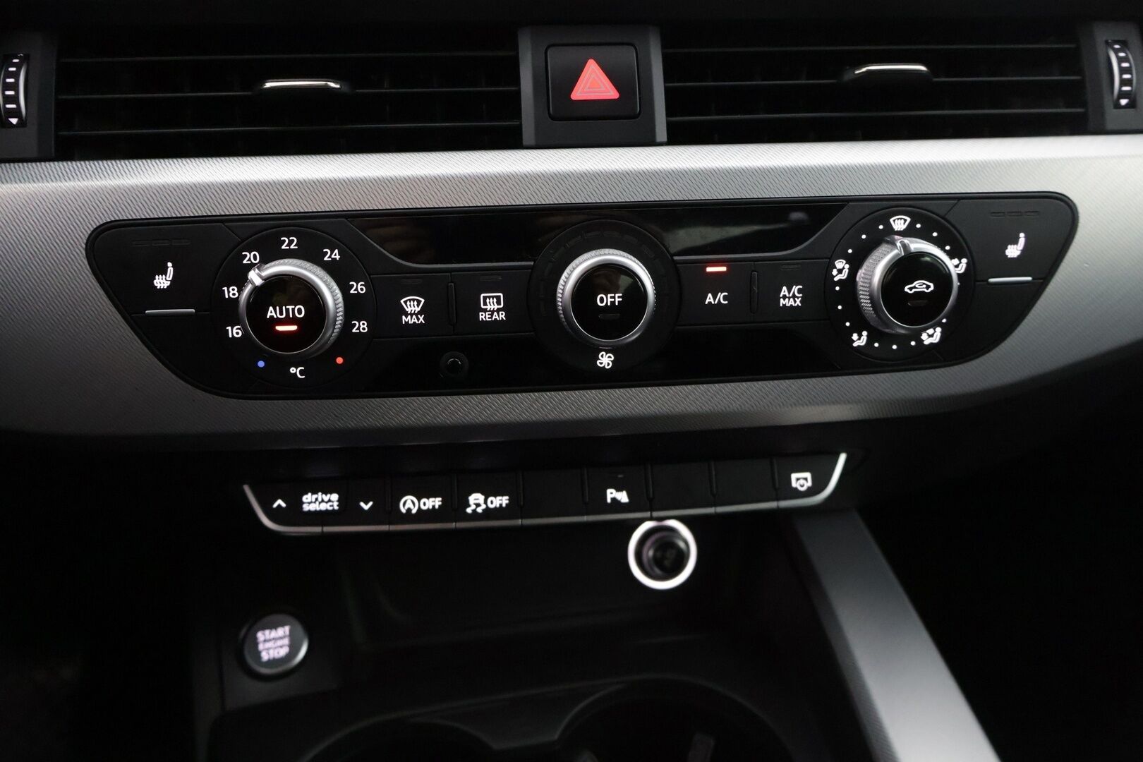 Audi A4 2016 Sedan Business Sport 2,0 TFSI 140 kW S tronic * / S-line / Juuri saapunut! / * - Näyttävä S-line tulossa myyntiin! 