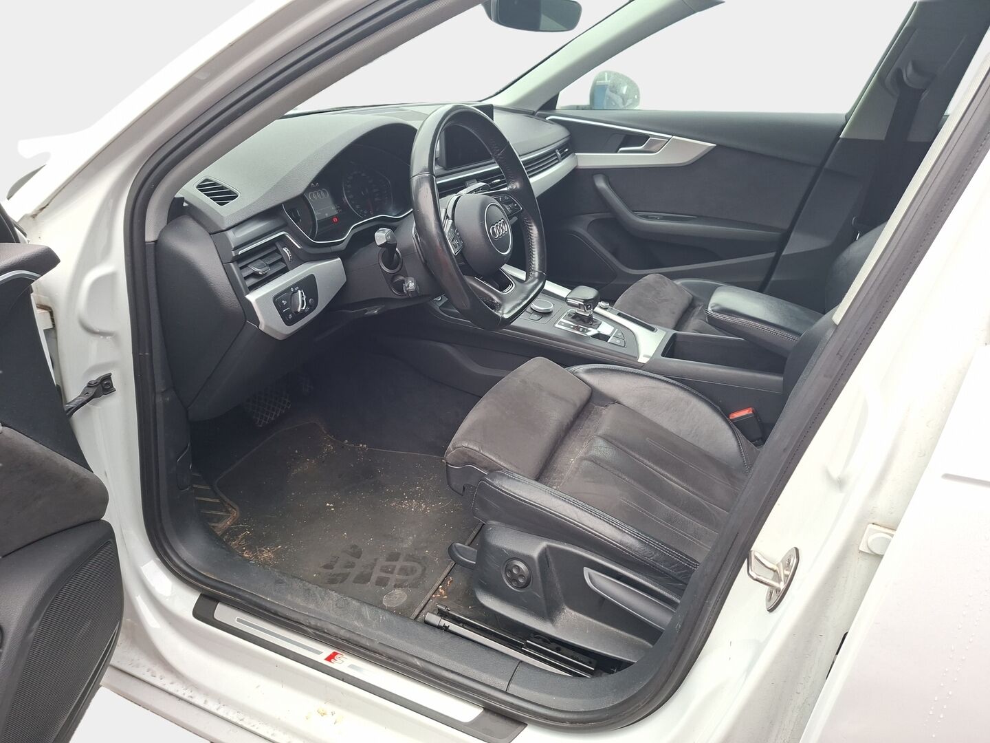 Audi A4 2016 Sedan Business Sport 2,0 TFSI 140 kW S tronic * / S-line / Juuri saapunut! / * - Näyttävä S-line tulossa myyntiin! 
