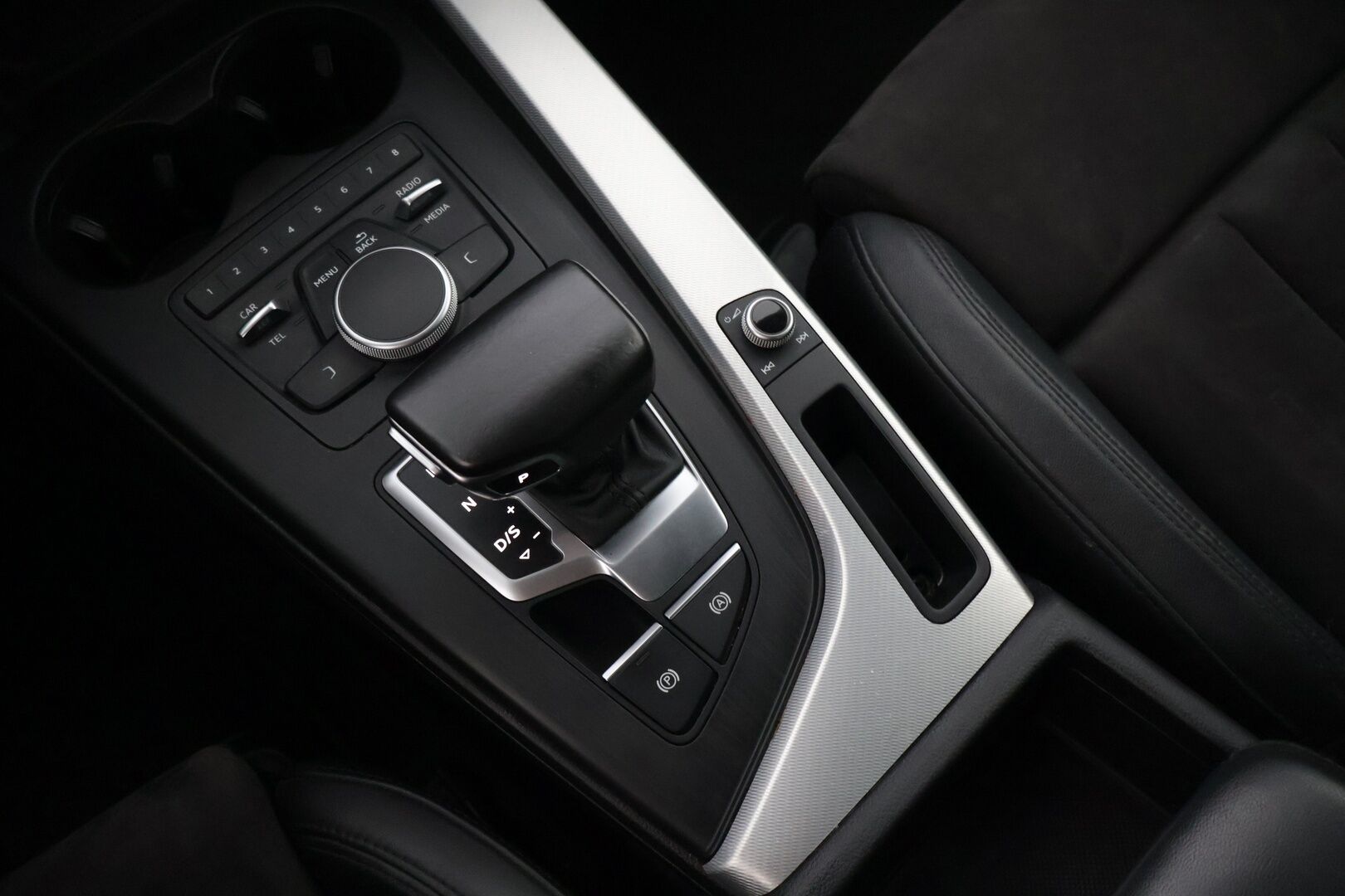 Audi A4 2016 Sedan Business Sport 2,0 TFSI 140 kW S tronic * / S-line / Juuri saapunut! / * - Näyttävä S-line tulossa myyntiin! 