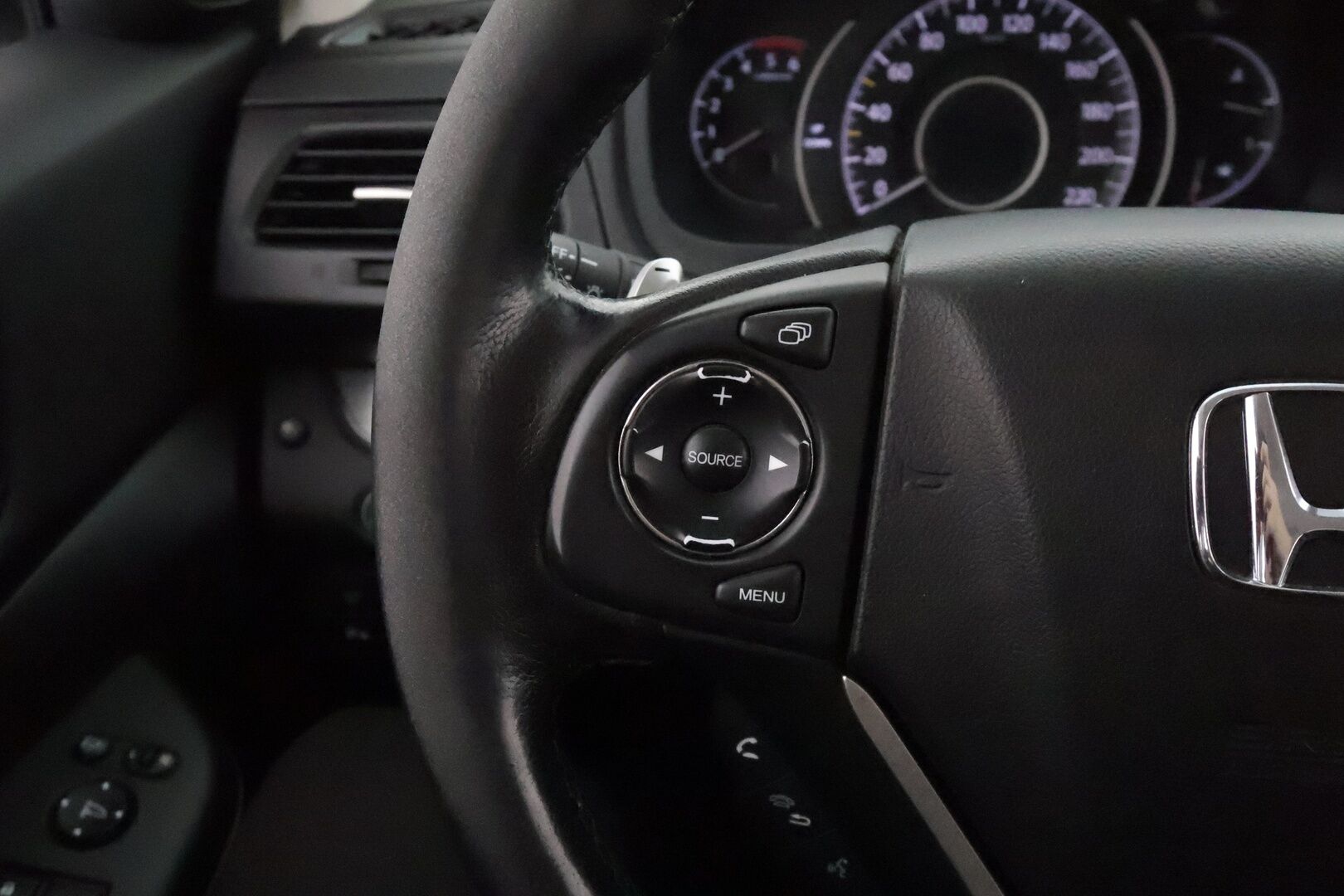 Honda CR-V 2016 1,6 Diesel Lifestyle AT **Vakkari / P.kamera / Eberspächer / Koukku / Puolinahat / Bluetooth** - Suomi-auto / Kahdet renkaat aluvanteilla