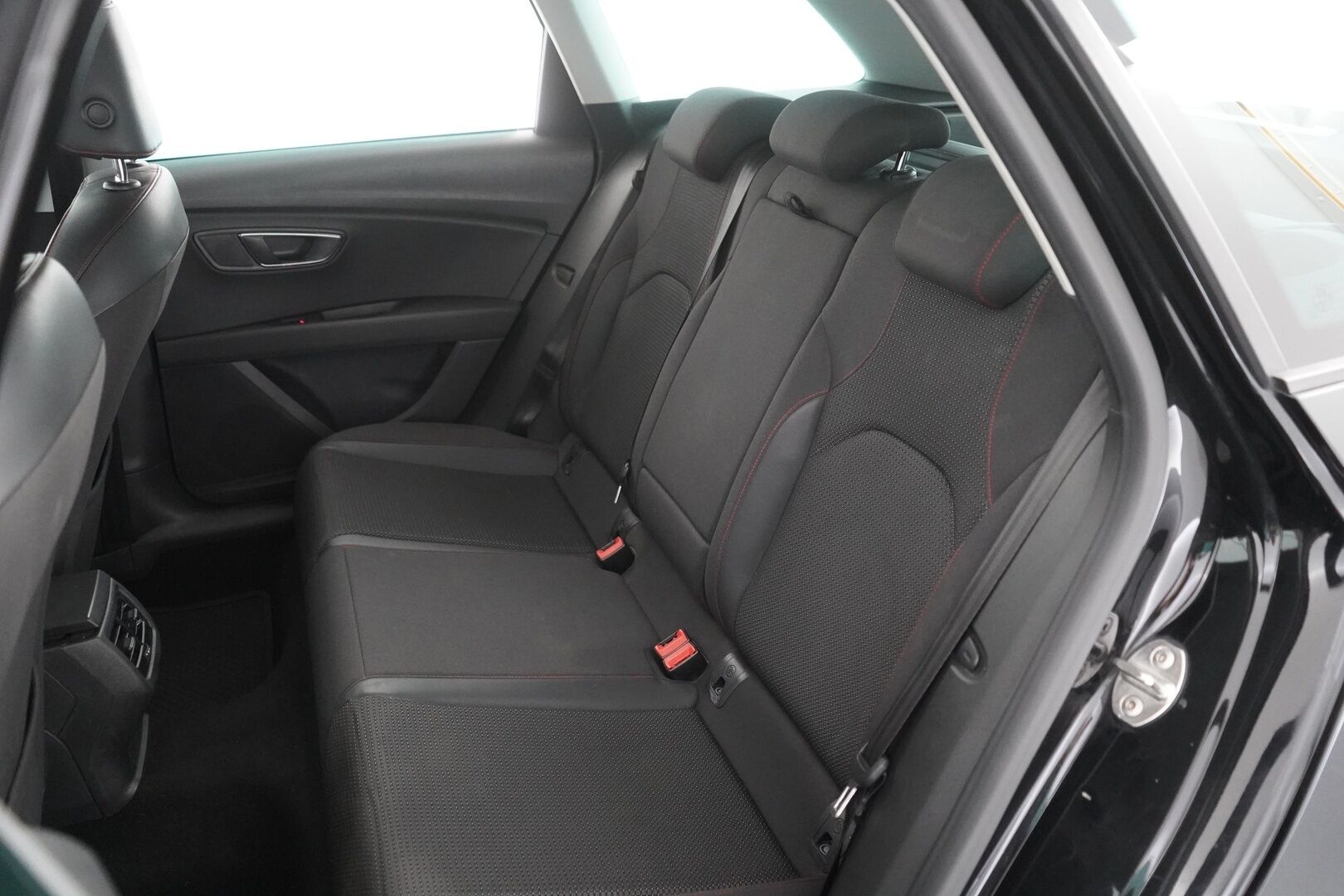 Seat Leon ST 2016 1,4 TSI 150 ACT FR DSG - Suomi- auto | ACC | Navi | Tutkat | Lohkolämmitin | Kahdet renkaat aluvantein | Jakohihna juuri vaihdettu! 