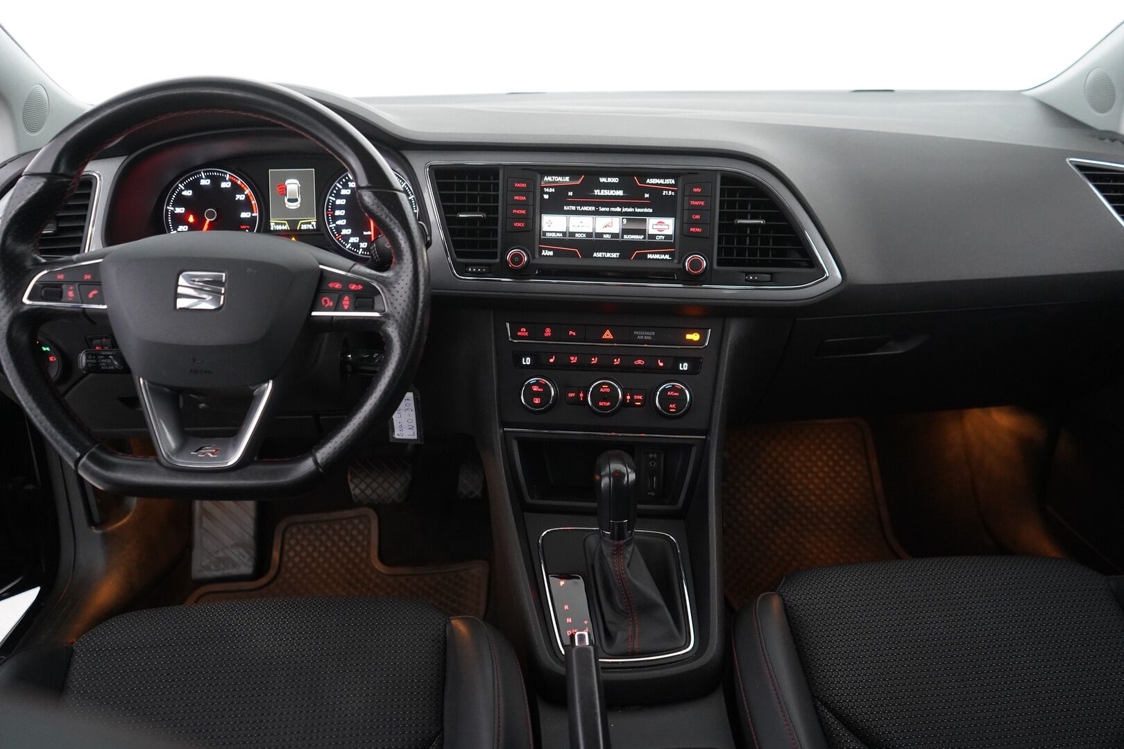 Seat Leon ST 2016 1,4 TSI 150 ACT FR DSG - Suomi- auto | ACC | Navi | Tutkat | Lohkolämmitin | Kahdet renkaat aluvantein | Jakohihna juuri vaihdettu! 