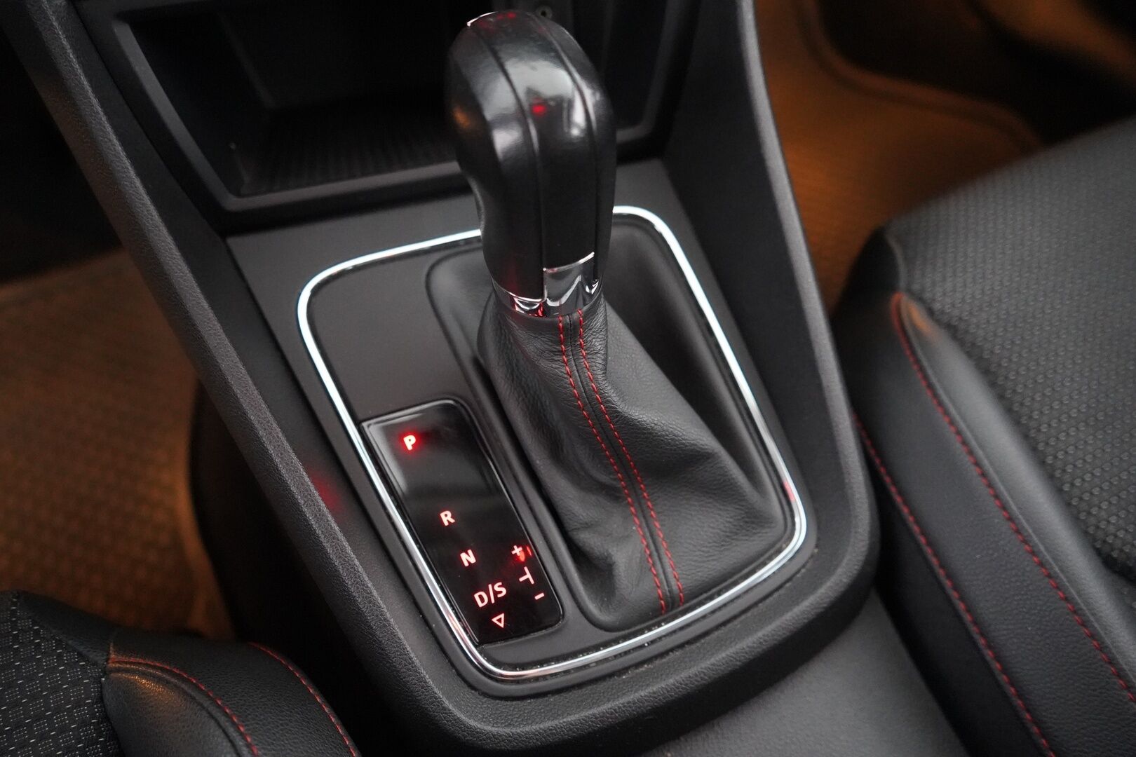 Seat Leon ST 2016 1,4 TSI 150 ACT FR DSG - Suomi- auto | ACC | Navi | Tutkat | Lohkolämmitin | Kahdet renkaat aluvantein | Jakohihna juuri vaihdettu! 