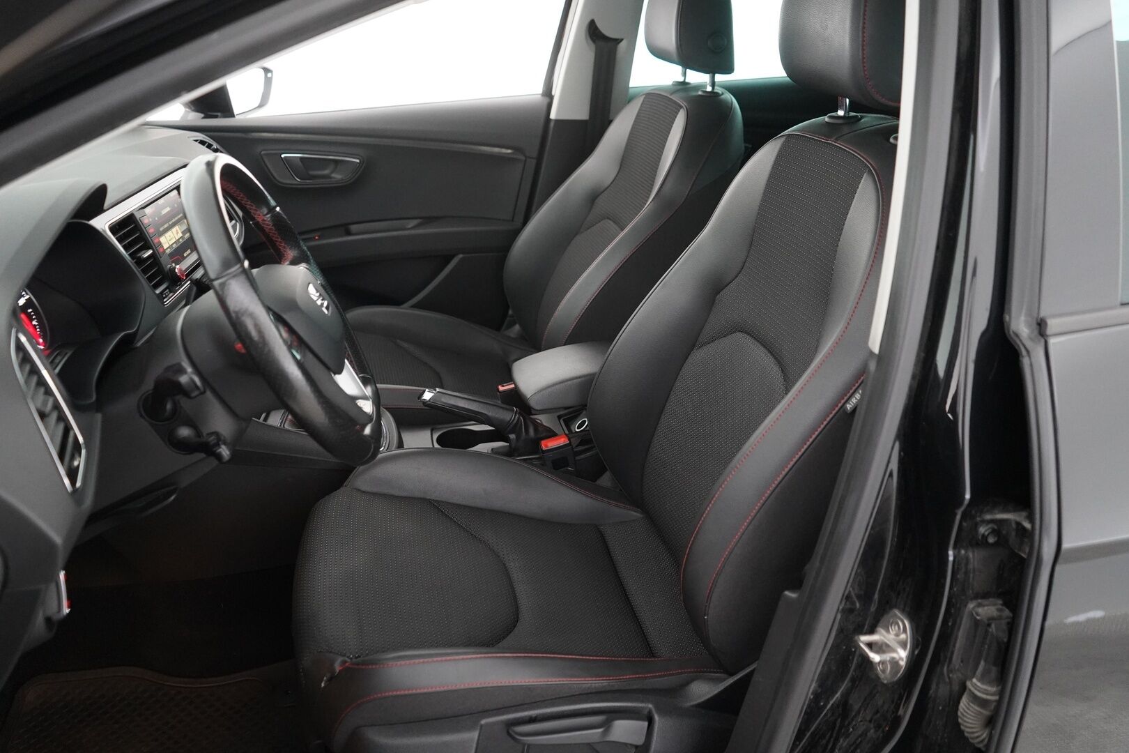 Seat Leon ST 2016 1,4 TSI 150 ACT FR DSG - Suomi- auto | ACC | Navi | Tutkat | Lohkolämmitin | Kahdet renkaat aluvantein | Jakohihna juuri vaihdettu! 